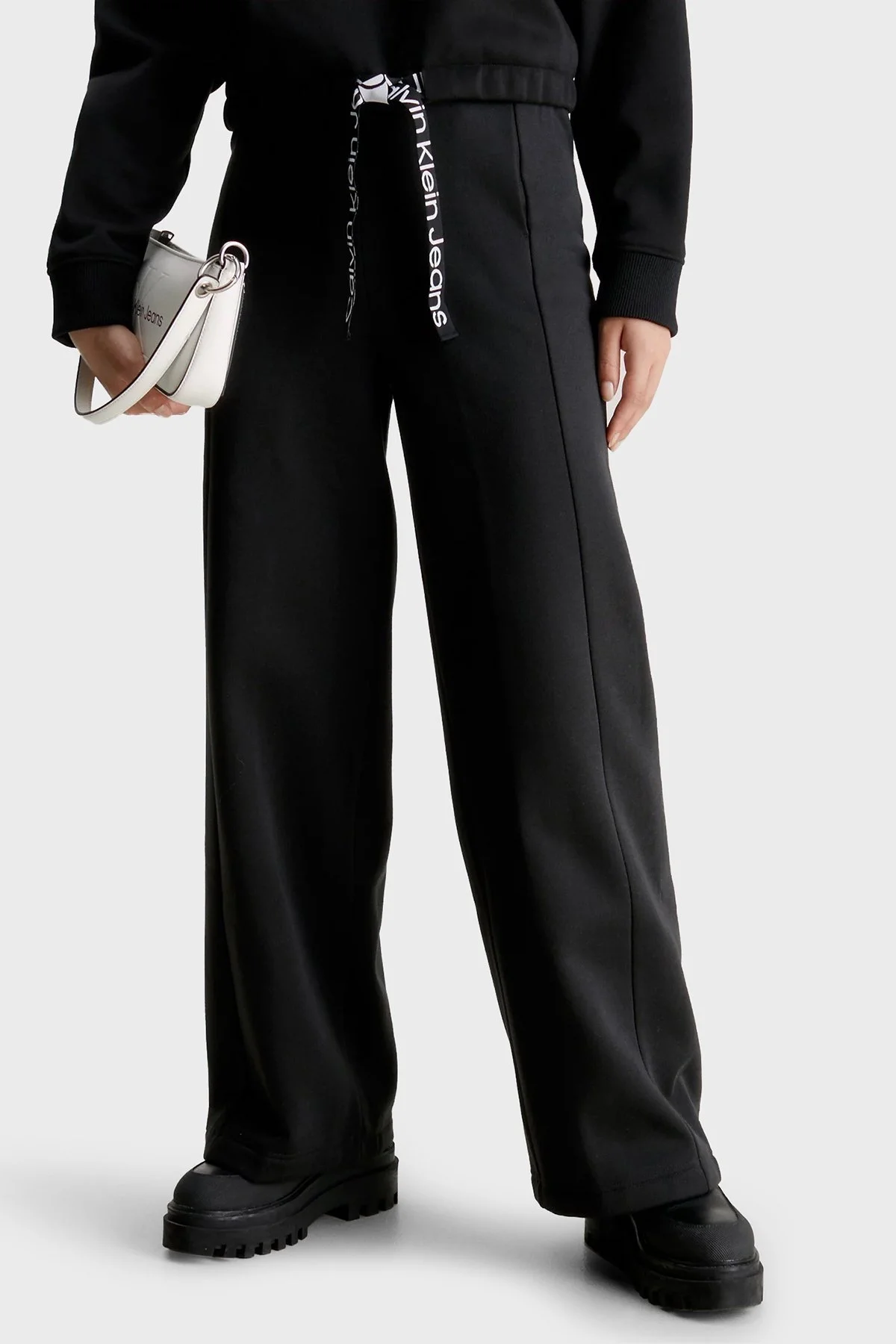 Calvin Klein Logo Bantlı Geniş Paça Relaxed Fit J20J221916BEH Bayan Pantolon J20J221916 BEH SİYAH - 1