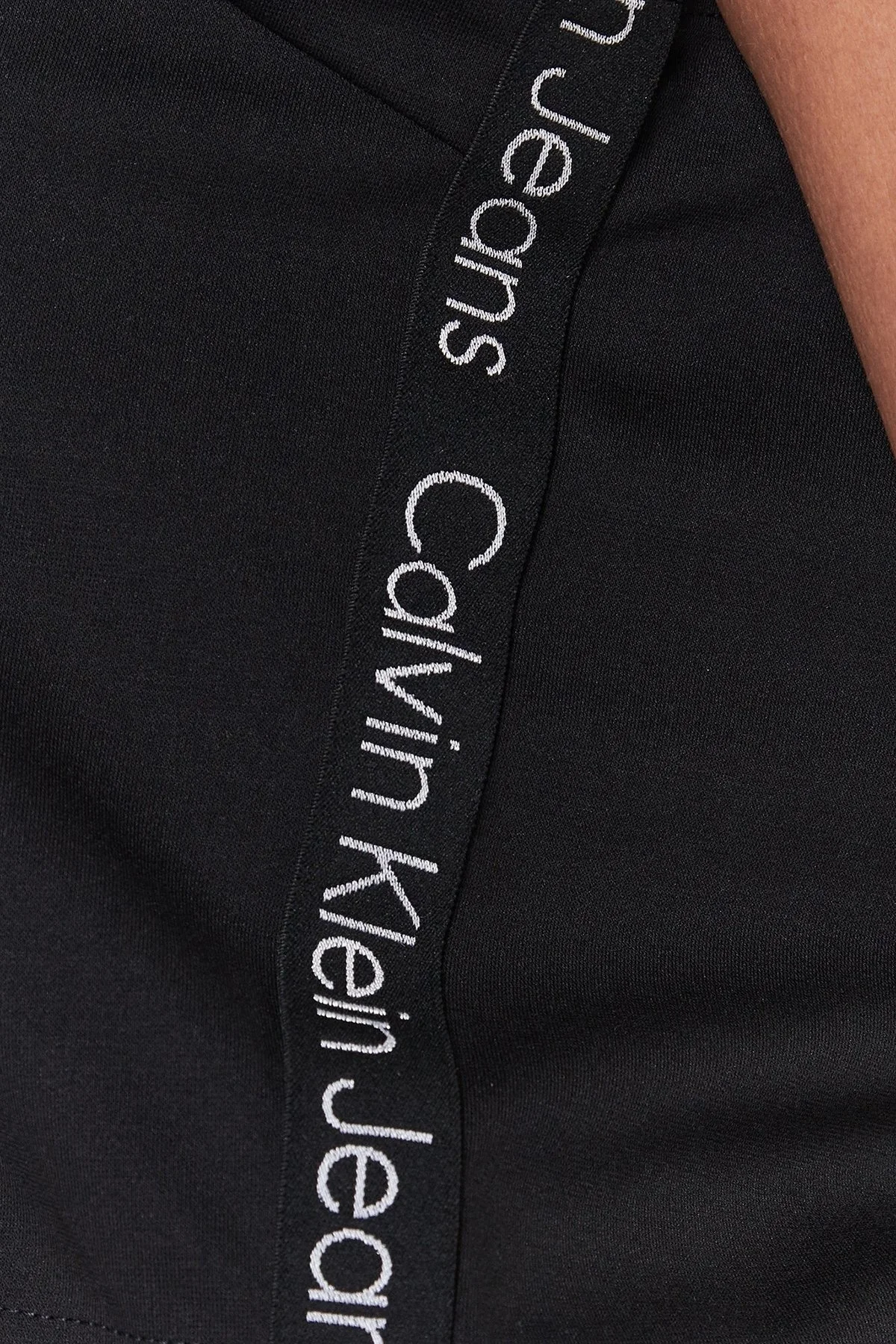 Calvin Klein Logo Bantlı Kolsuz Regular Fit Crop J20J220786BEH Bayan Top J20J220786 BEH SİYAH - 5