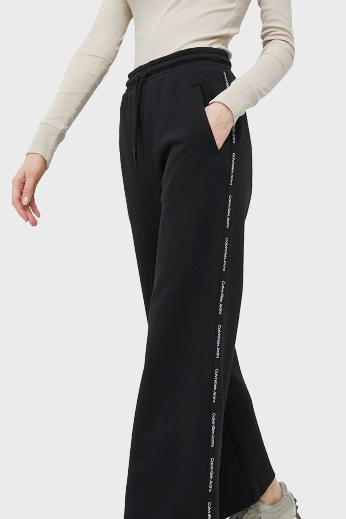 Calvin Klein Logo Bantlı Pamuk Karışımlı Relaxed Fit Bayan Pantolon J20J220962 BEH SİYAH - 2