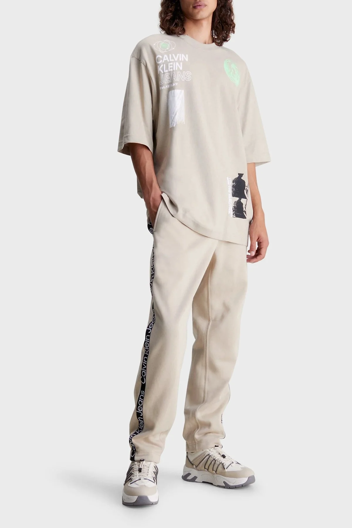 Calvin Klein Logo Bantlı Relaxed Fit Jogger J30J324376 PED Erkek Pantolon J30J324376PED BEJ - 1