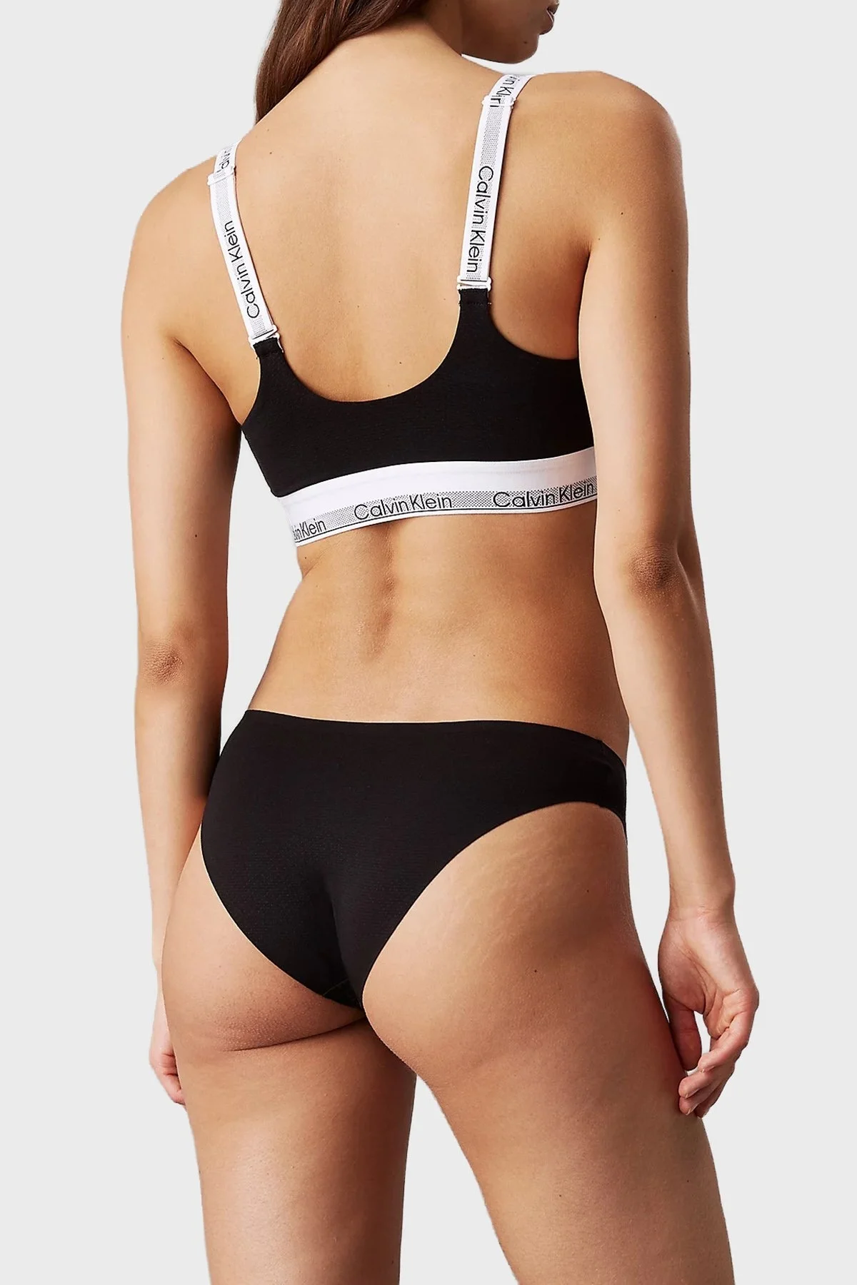 Calvin Klein Logo Bantlı Sporcu 000QF7970EUB1 Bayan Sütyen 000QF7970E UB1 SİYAH - 8