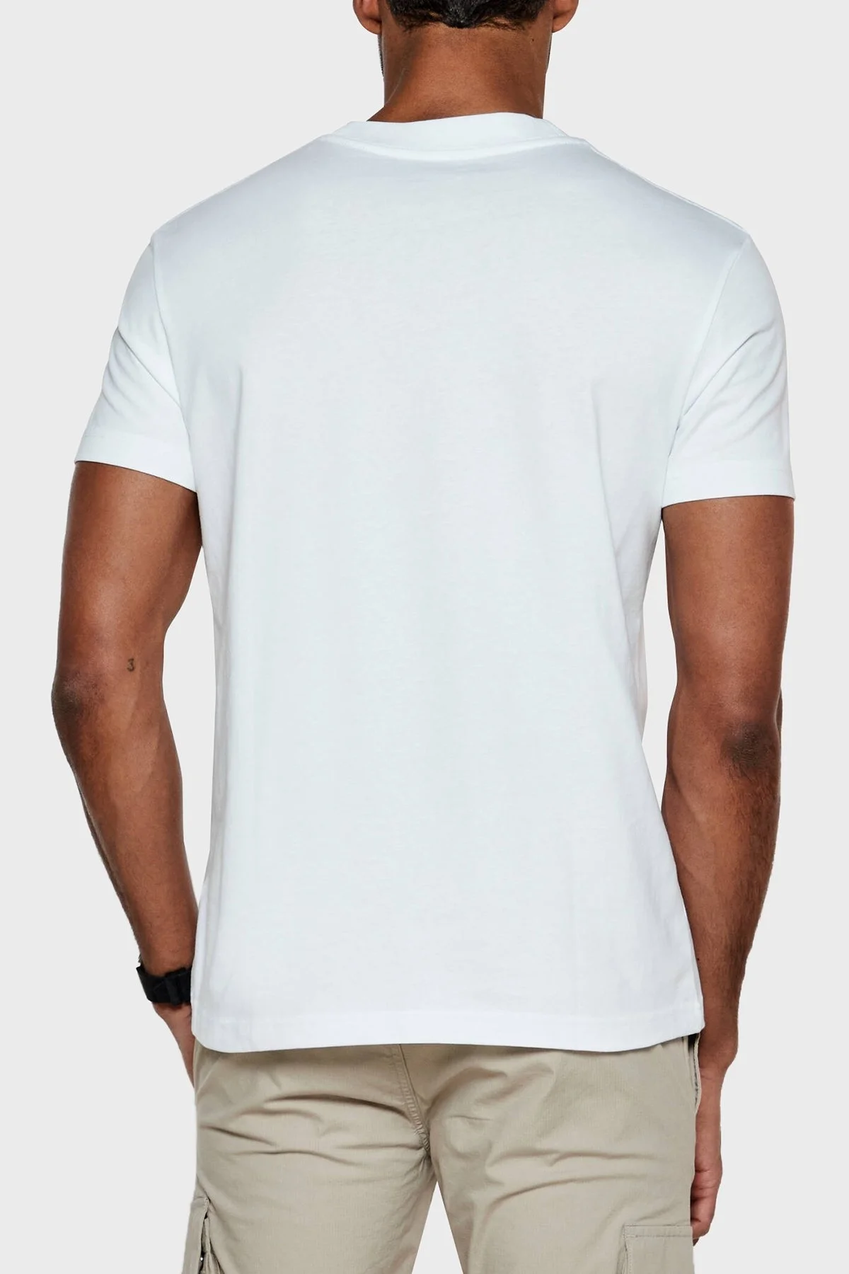 Calvin Klein Logo Basılı Pamuklu Regular Fit Bisiklet Yaka J30J327086YAF Erkek T Shirt J30J327086 YAF BEYAZ - 7