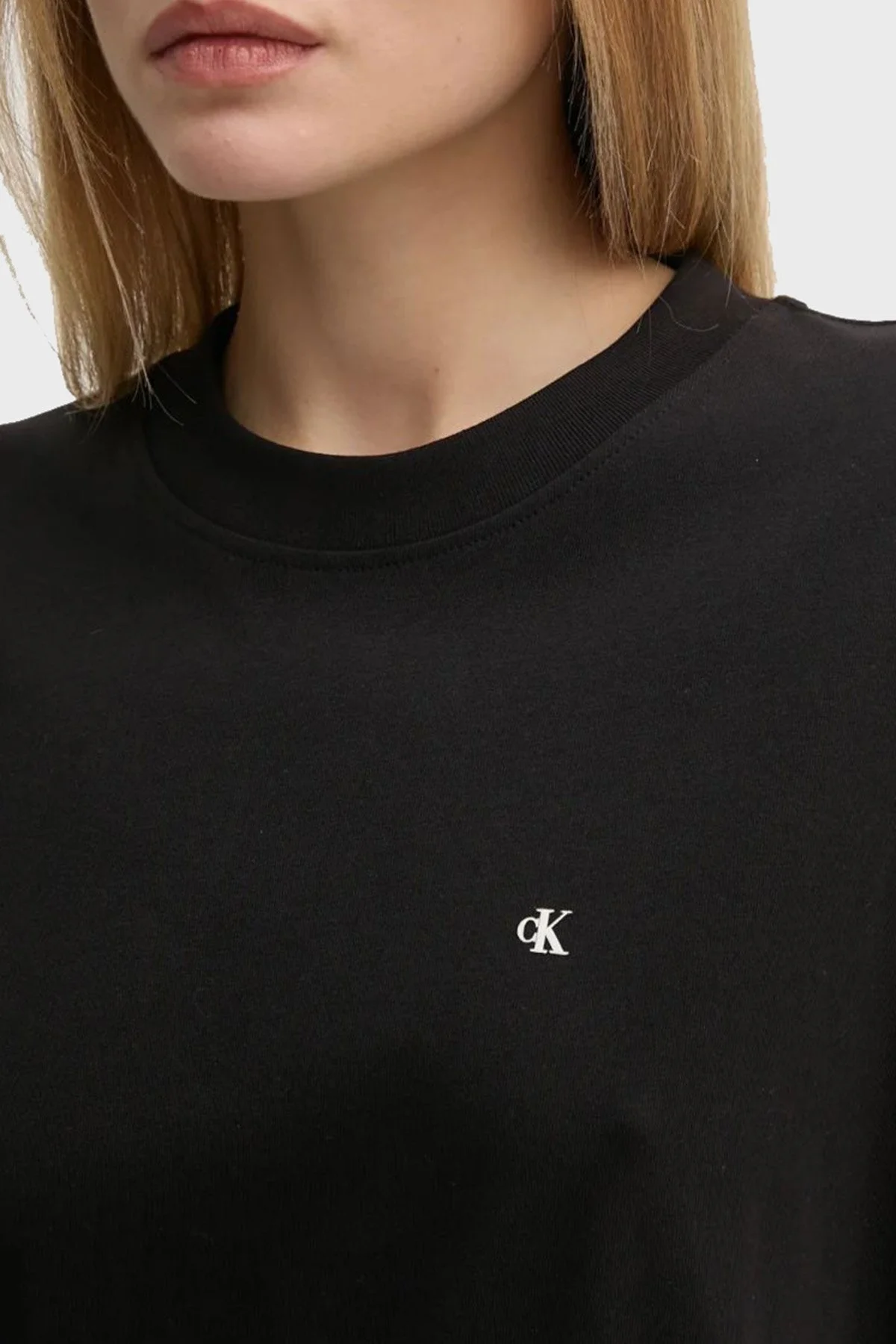 Calvin Klein Logo Baskılı % 100 Pamuk Relaxed Fit Bisiklet Yaka J20J225113BEH Bayan T Shirt J20J225113 BEH SİYAH - 4