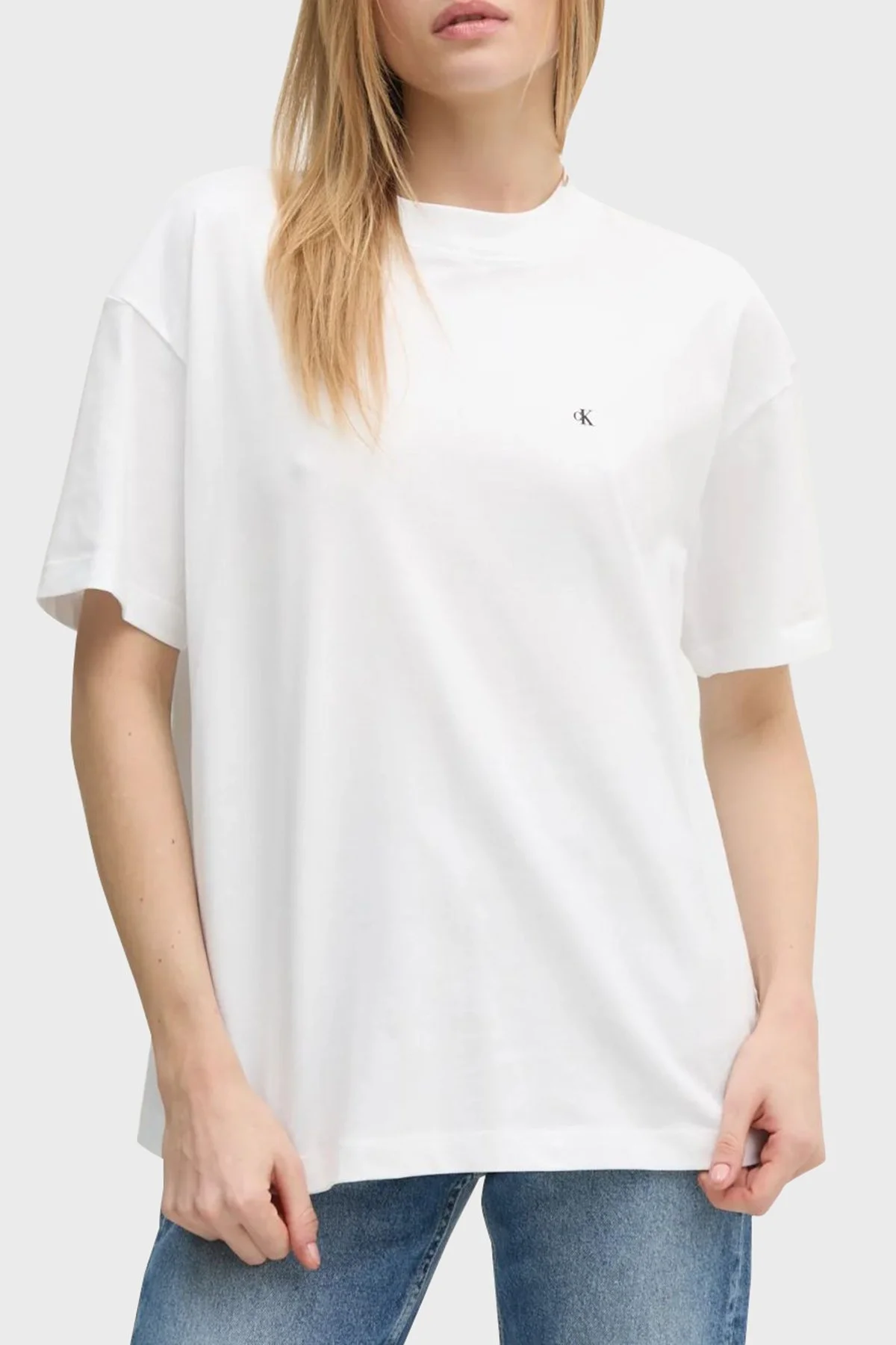 Calvin Klein Logo Baskılı % 100 Pamuk Relaxed Fit Bisiklet Yaka J20J225113YAF Bayan T Shirt J20J225113 YAF BEYAZ - 2
