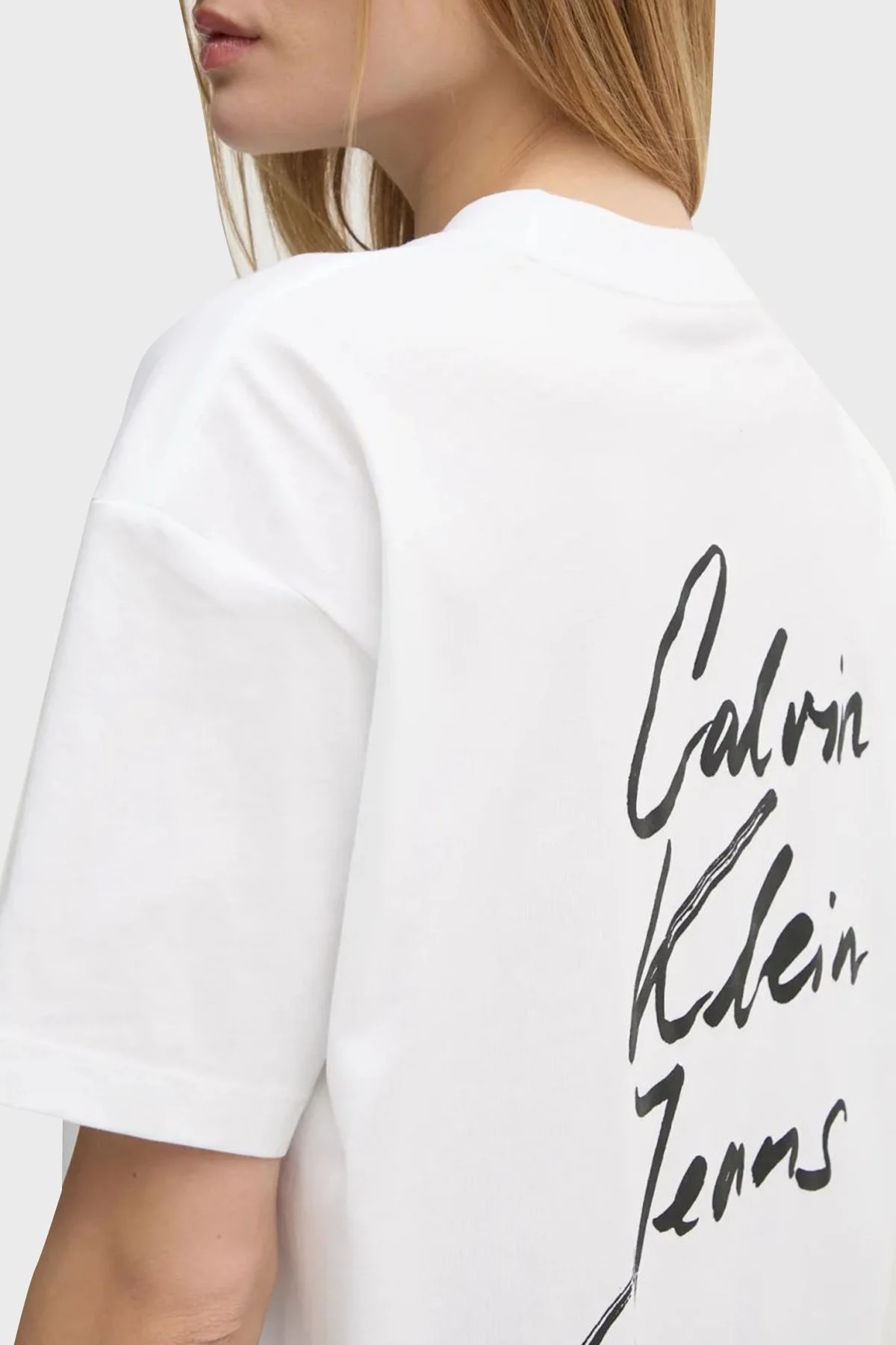Calvin Klein Logo Baskılı % 100 Pamuk Relaxed Fit Bisiklet Yaka J20J225113YAF Bayan T Shirt J20J225113 YAF BEYAZ - 4