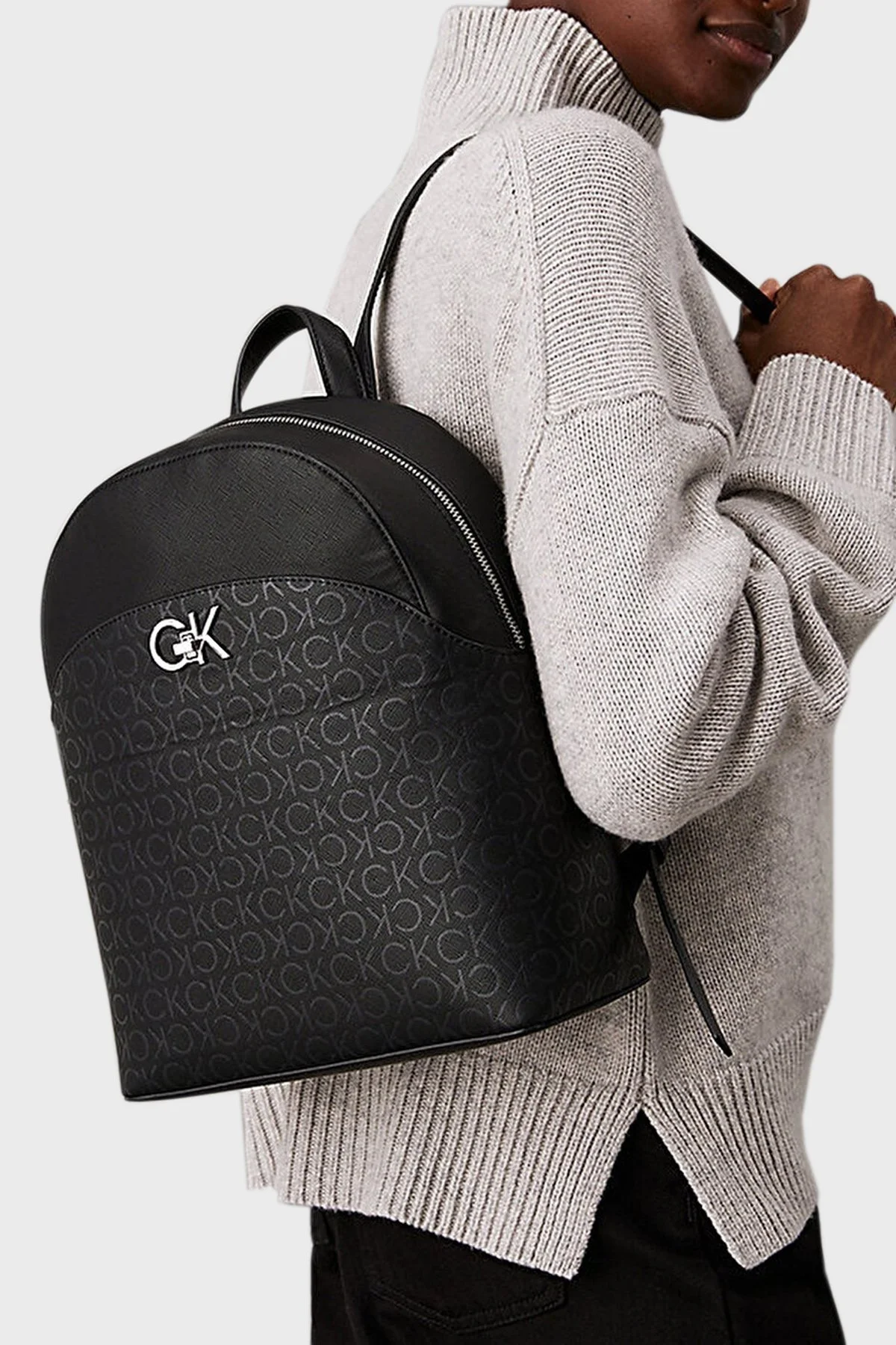 Calvin Klein Logo Baskılı Ayarlanabilir Çift Askılı K60K6125400GM Bayan Sırt Çantası K60K612540 0GM SİYAH - 2