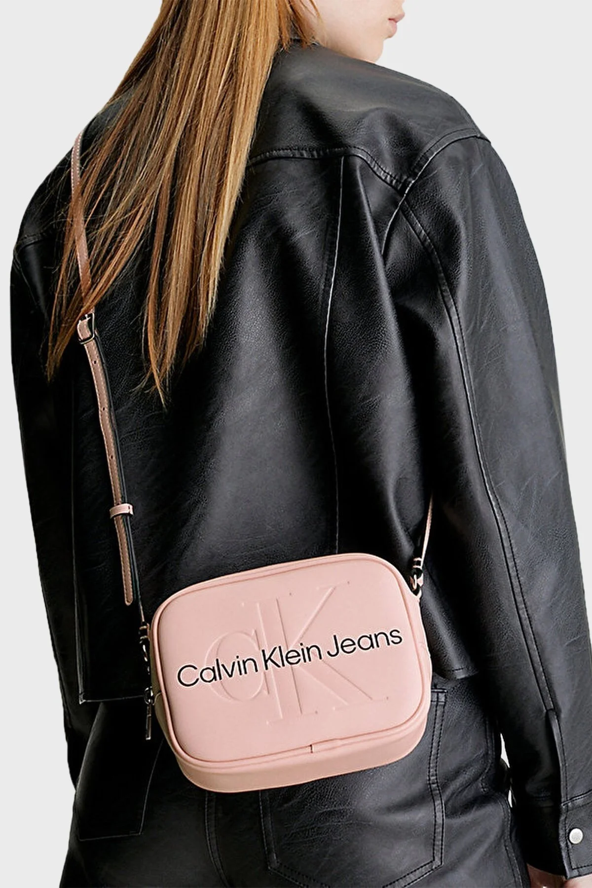 Calvin Klein Logo Baskılı Fermuarlı Ayarlanabilir Askılı K60K610275TFT Bayan Çanta K60K610275 TFT PUDRA - 2