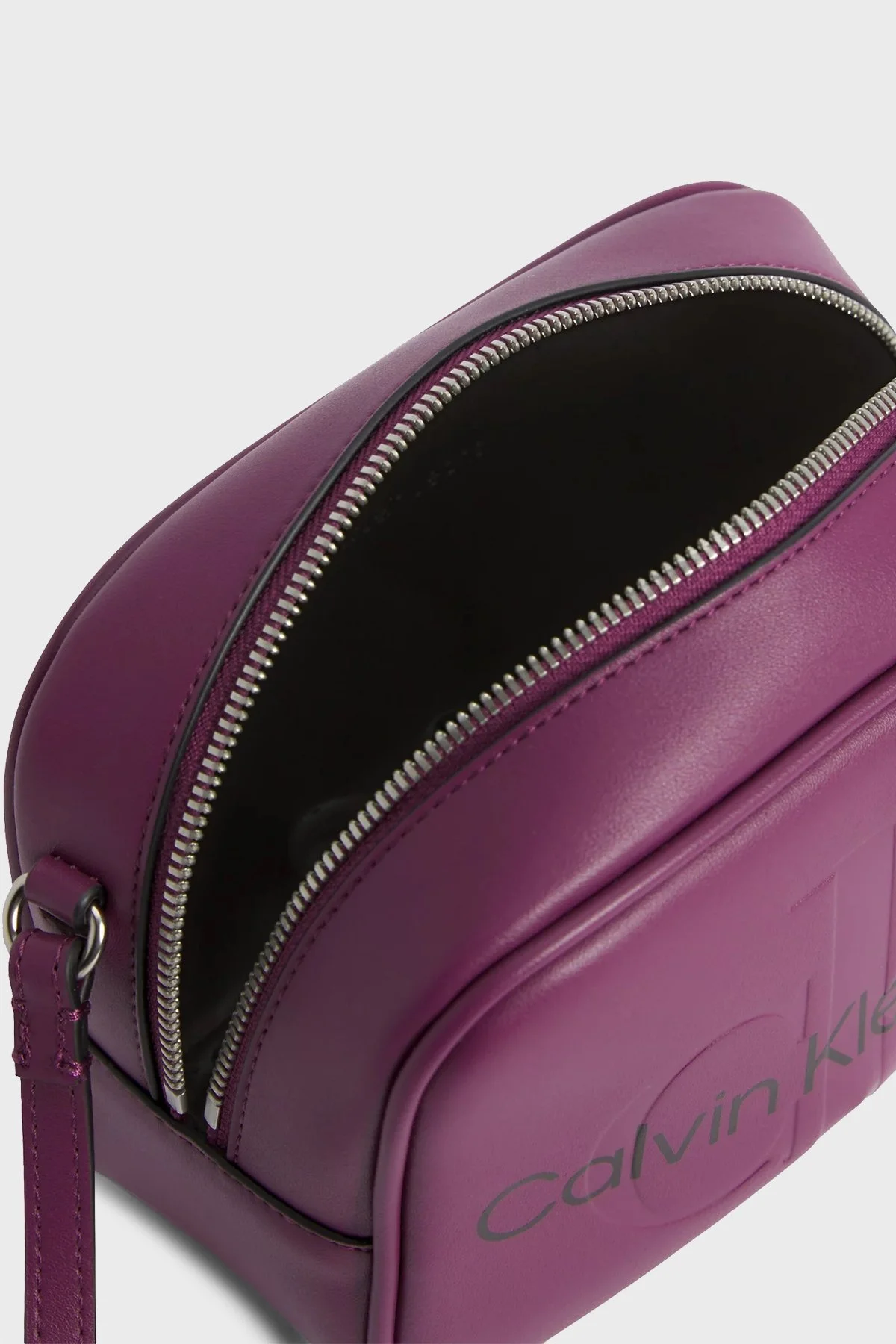 Calvin Klein Logo Baskılı Fermuarlı Ayarlanabilir Askılı K60K610275VAC Bayan Çanta K60K610275 VAC BORDO - 5