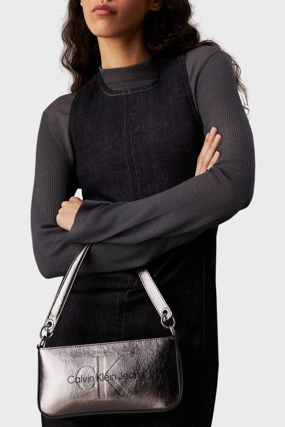 Calvin Klein Logo Baskılı Fermuarlı Metalik K60K612732ADA Bayan Çanta K60K612732 ADA METAL - 2