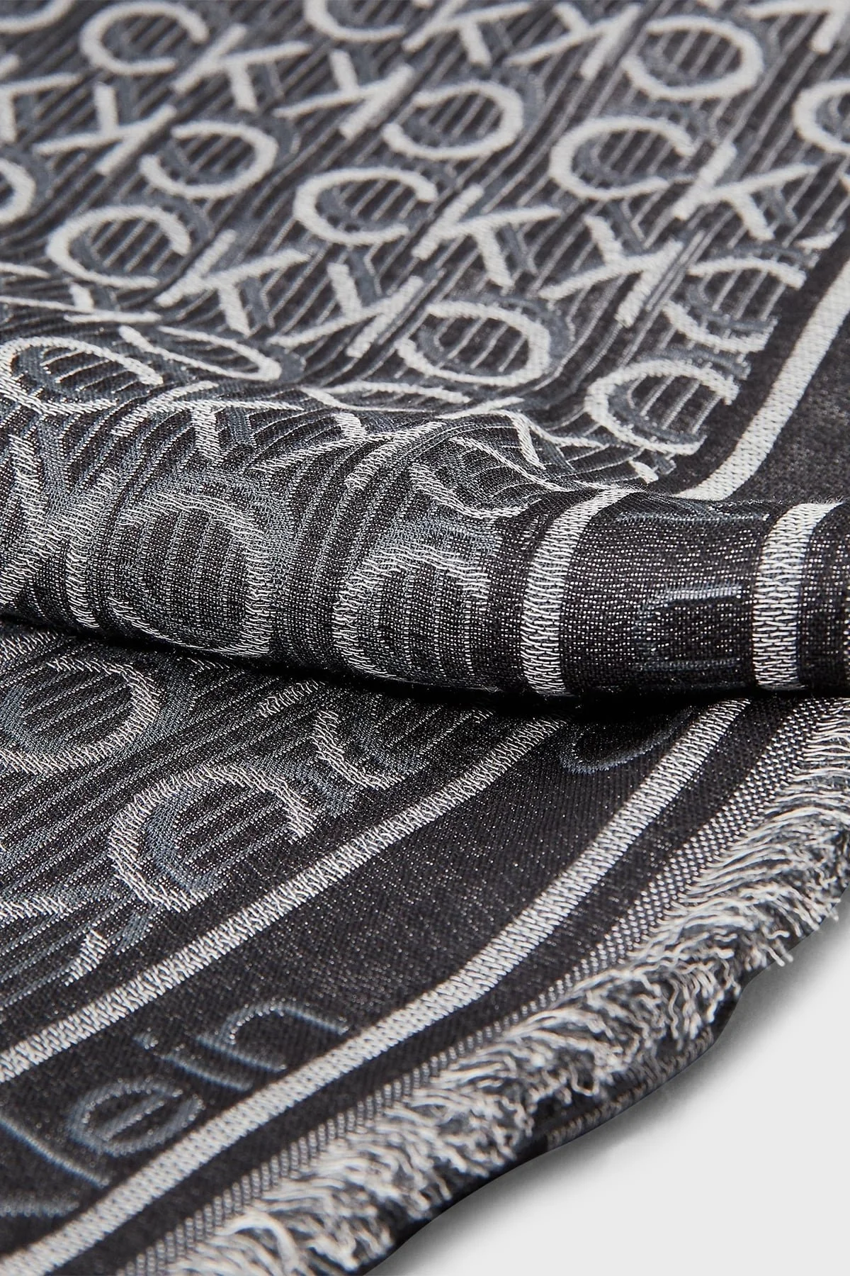 Calvin Klein Logo Baskılı Jakarlı 120 x 120 cm Modal K60K608779BEH Bayan Şal K60K608779 BEH SİYAH - 11