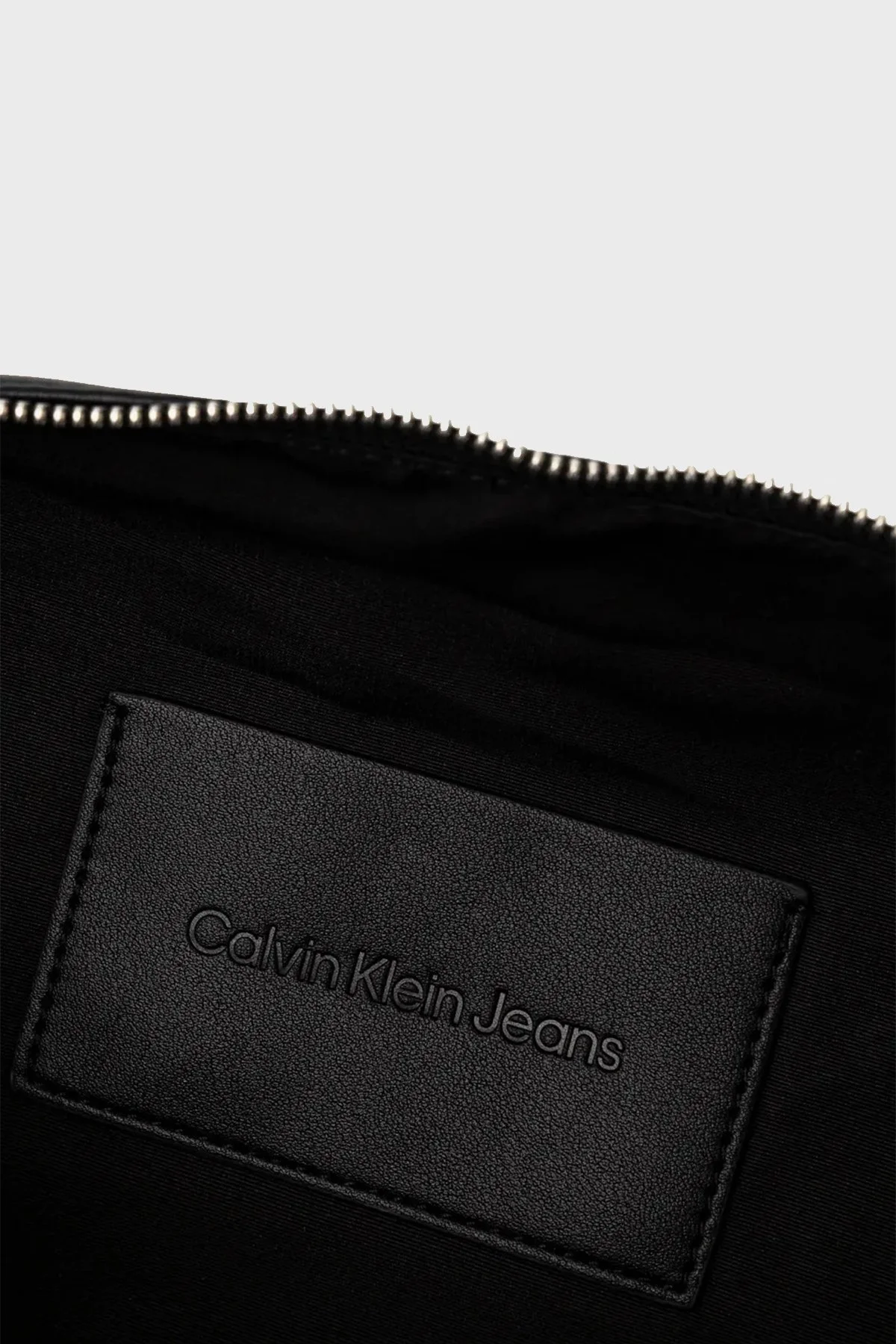 Calvin Klein Logo Baskılı Kozmetik LV04G1038GUB1 Erkek Çanta LV04G1038G UB1 SİYAH - 3