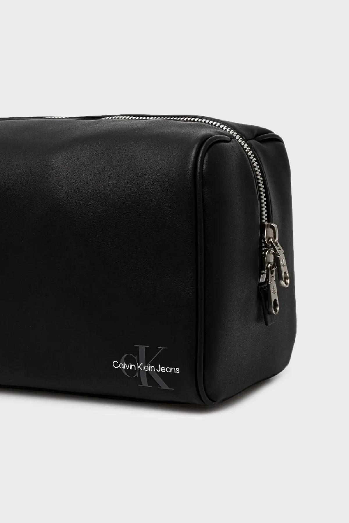 Calvin Klein Logo Baskılı Kozmetik LV04G1038GUB1 Erkek Çanta LV04G1038G UB1 SİYAH - 4