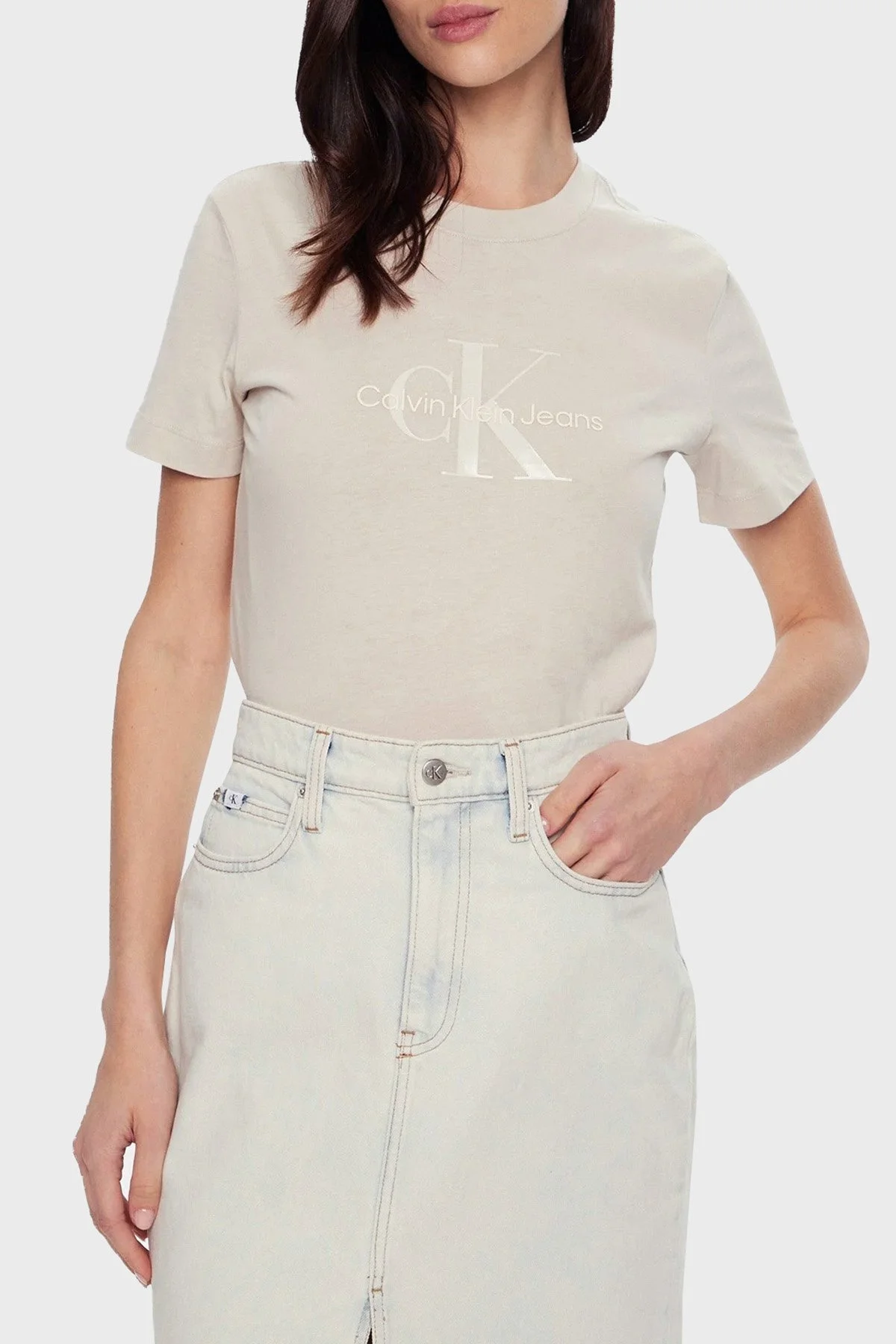 Calvin Klein Logo Baskılı Pamuklu Regular Fit Bisiklet Yaka J20J224983PDH Bayan T Shirt J20J224983 PDH AÇIK GRİ - 1