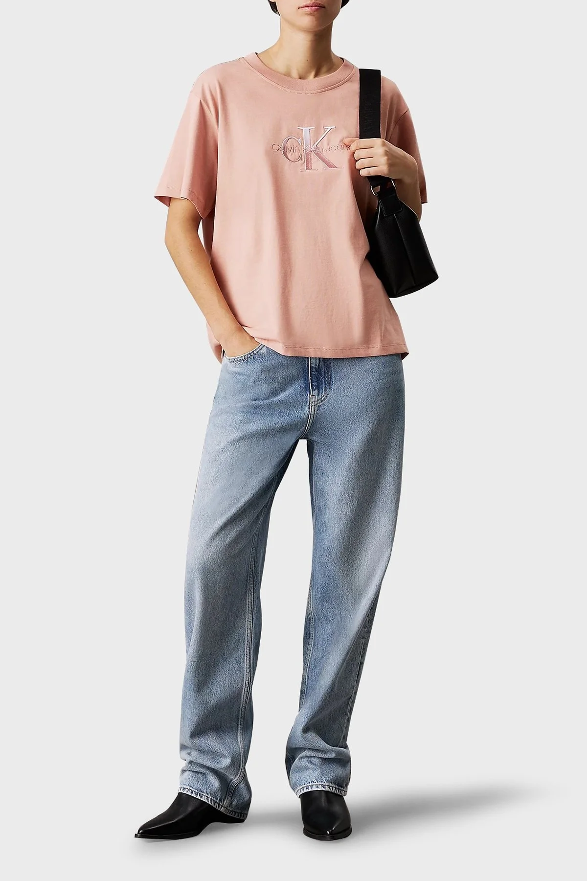 Calvin Klein Logo Baskılı Pamuklu Relaxed Fit Bisiklet Yaka J20J224798TGW Bayan T Shirt J20J224798 TGW PUDRA - 6