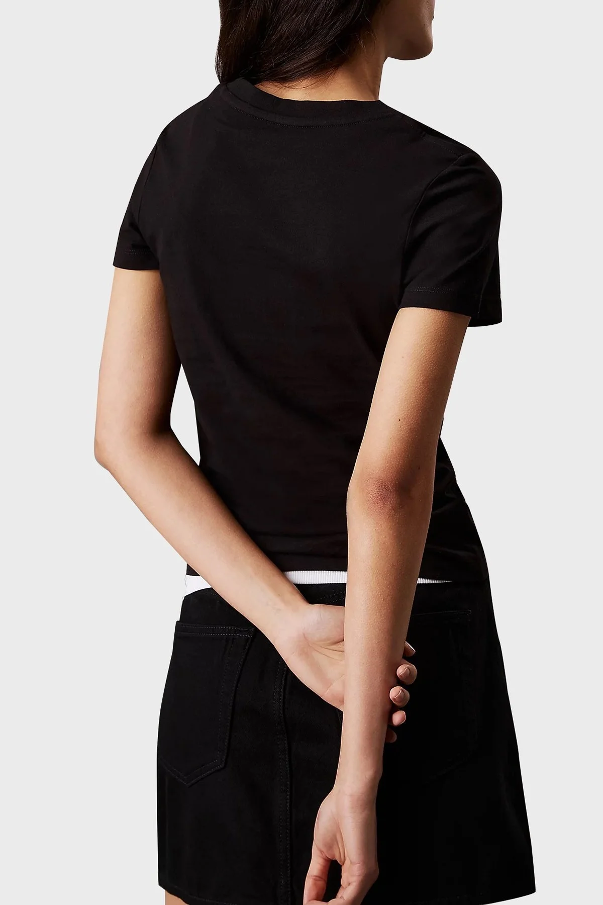 Calvin Klein Logo Baskılı Pamuklu Slim Fit Bisiklet Yaka J20J224982BEH Bayan T Shirt J20J224982 BEH SİYAH - 2