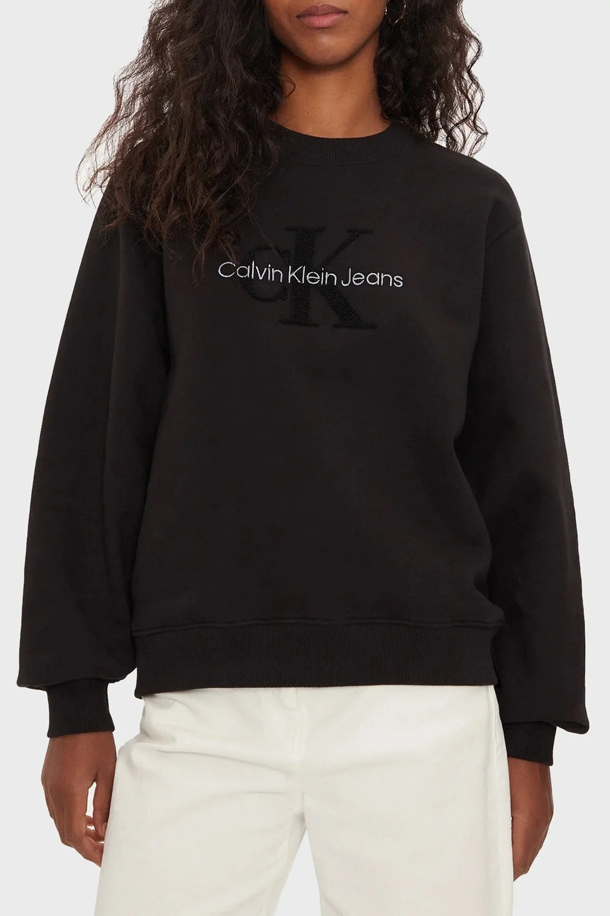 Calvin Klein Logo İşlemeli Pamuklu Comfort Fit Bisiklet Yaka J20J224652BEH Bayan Sweat J20J224652 BEH SİYAH - 1