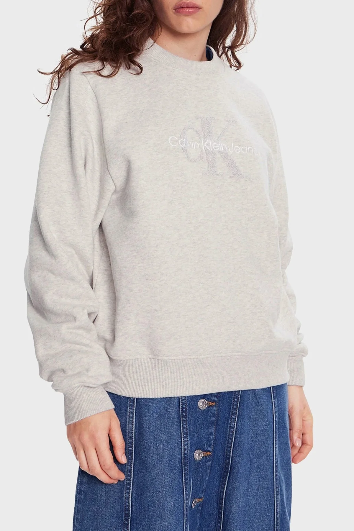 Calvin Klein Logo İşlemeli Pamuklu Comfort Fit Bisiklet Yaka J20J224652P6G Bayan Sweat J20J224652 P6G AÇIK GRİ - 5