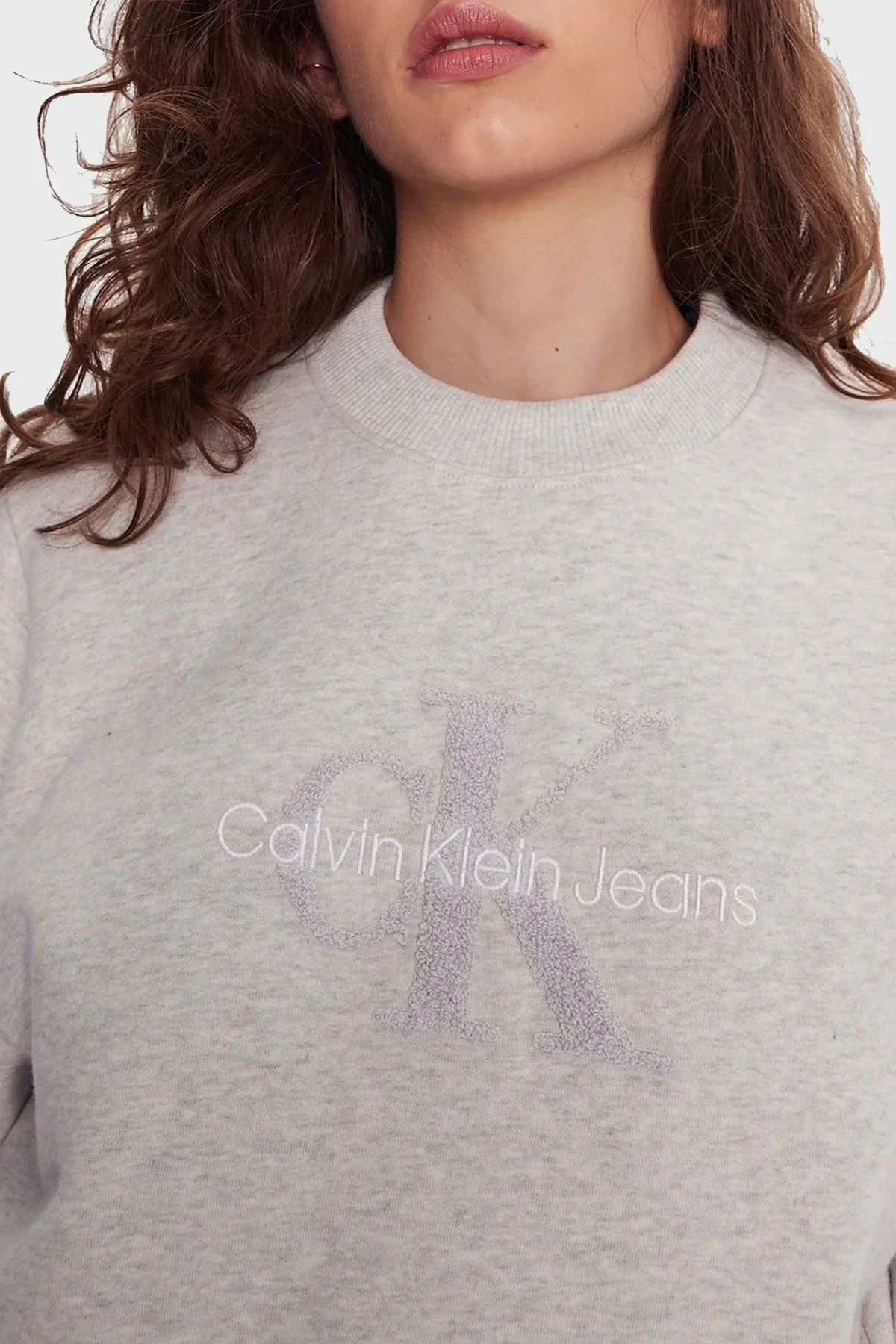 Calvin Klein Logo İşlemeli Pamuklu Comfort Fit Bisiklet Yaka J20J224652P6G Bayan Sweat J20J224652 P6G AÇIK GRİ - 8