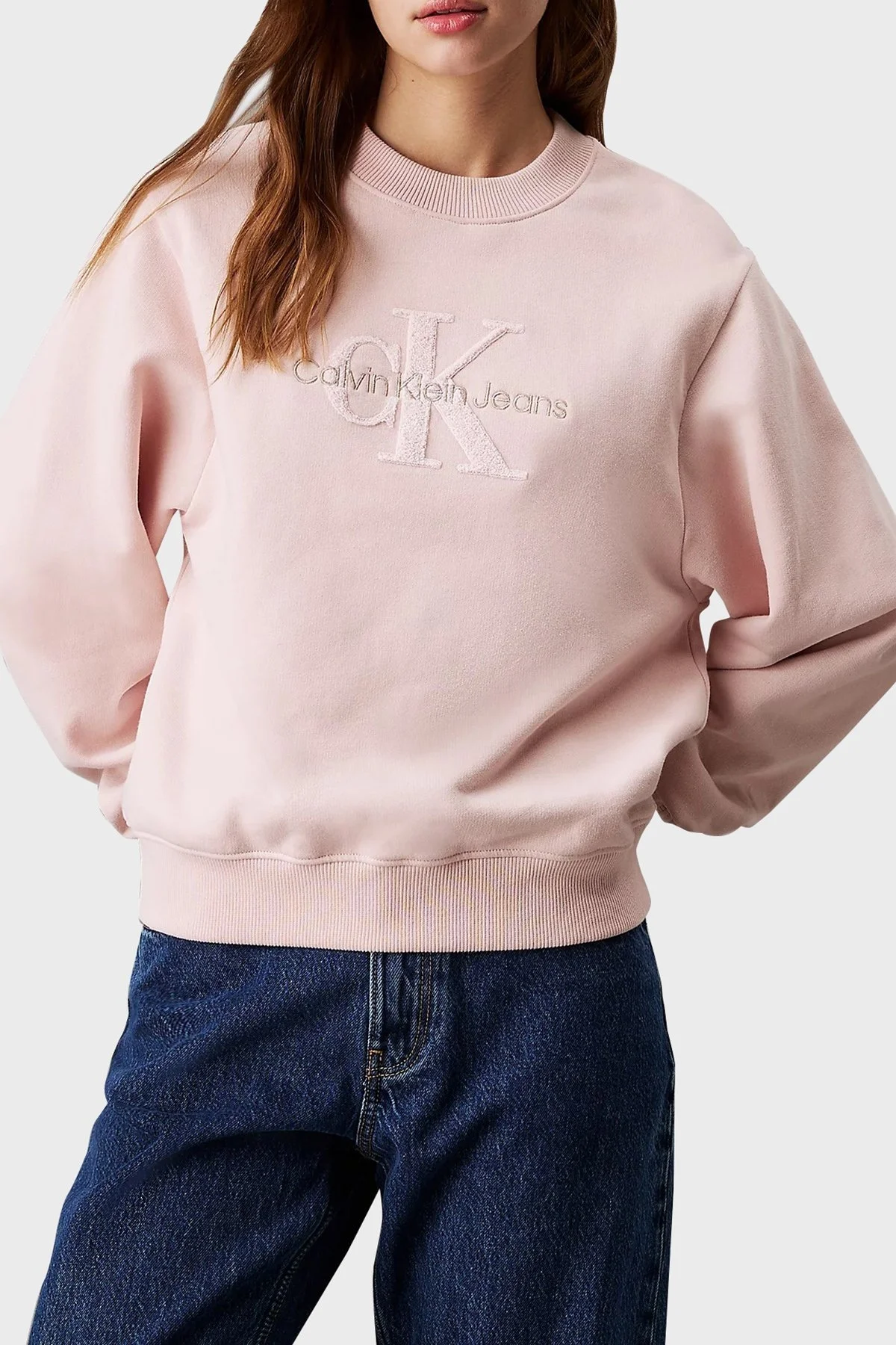 Calvin Klein Logo İşlemeli Pamuklu Comfort Fit Bisiklet Yaka J20J224652TER Bayan Sweat J20J224652 TER PUDRA - 5