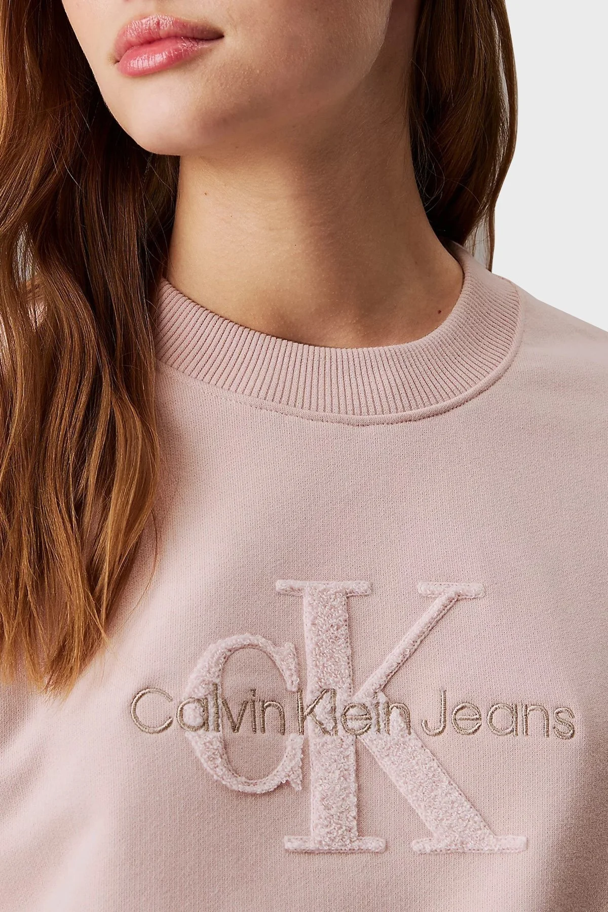 Calvin Klein Logo İşlemeli Pamuklu Comfort Fit Bisiklet Yaka J20J224652TER Bayan Sweat J20J224652 TER PUDRA - 8