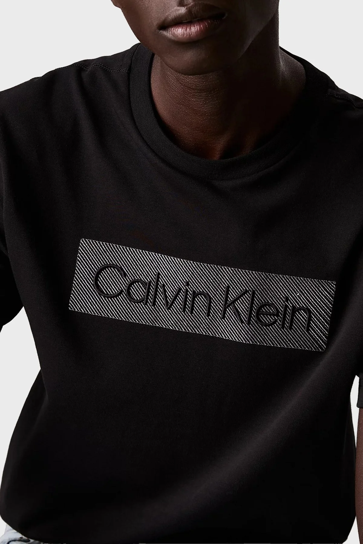 Calvin Klein Logo İşlemeli Pamuklu Regular Fit Bisiklet Yaka K10K112491BEH Erkek T Shirt K10K112491 BEH SİYAH - 8