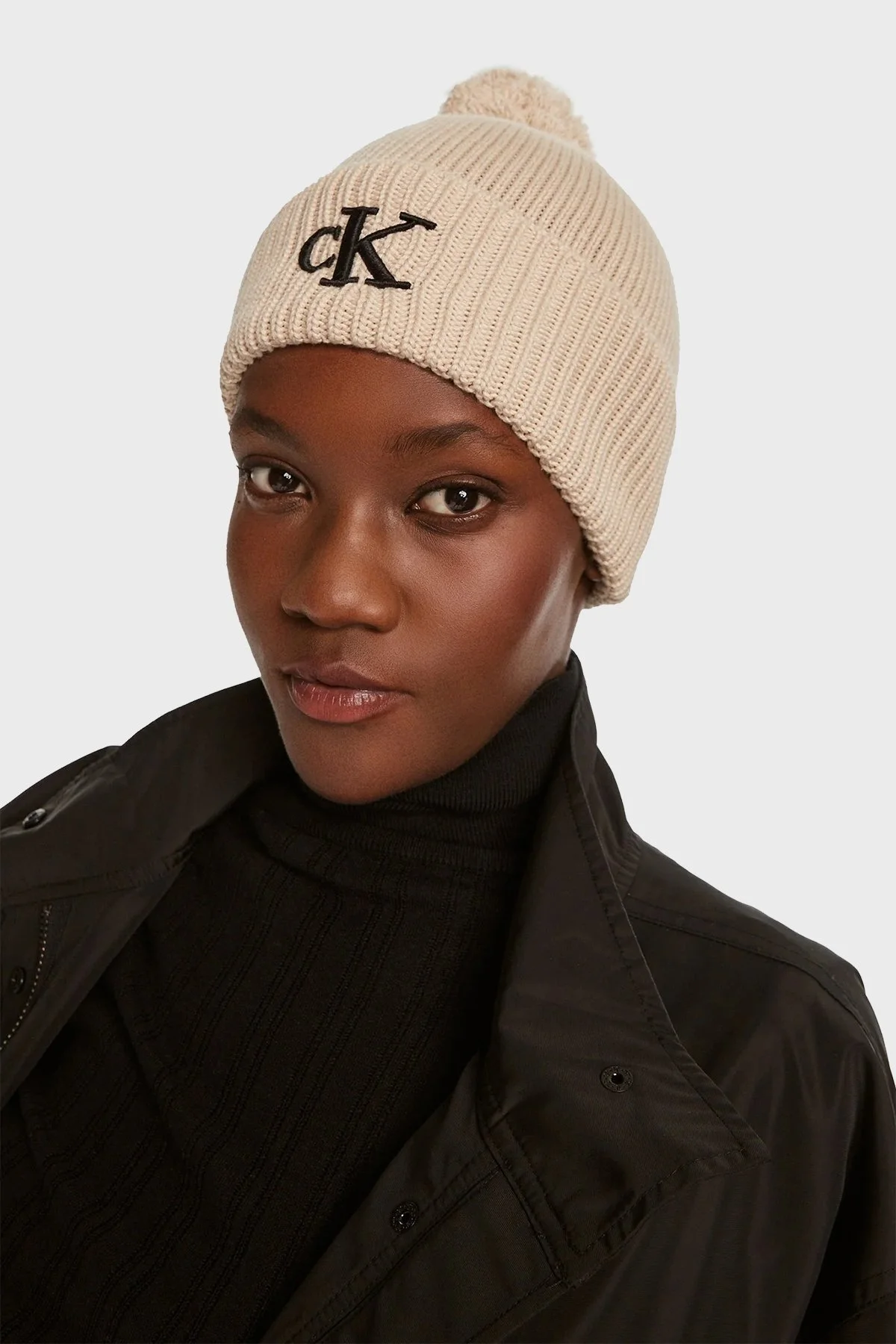 Calvin Klein Logo İşlemeli Yumuşak Ponponlu Örgü K60K612653PAS Bayan Bere K60K612653 PAS BEJ - 3