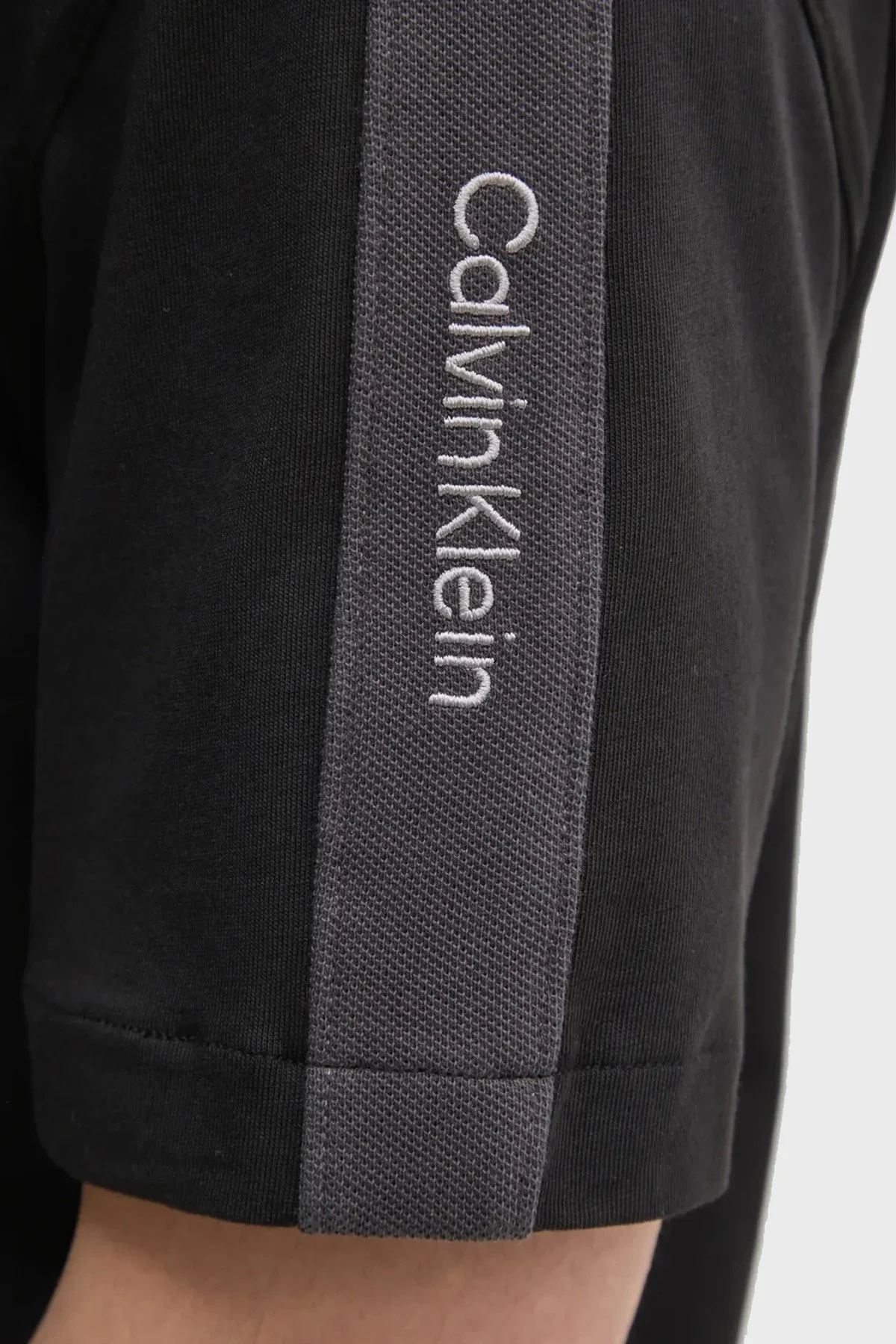 Calvin Klein Logo Nakışlı % 100 Pamuk Relaxed Fit Bisiklet Yaka J30J327237BEH Erkek T Shirt J30J327237 BEH SİYAH - 10