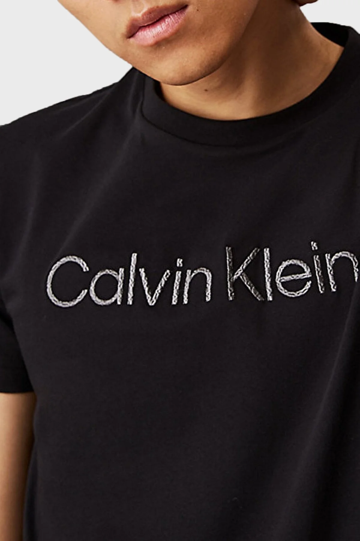 Calvin Klein Logo Nakışlı Pamuklu Regular Fit Bisiklet Yaka K10K114169BEH Erkek T Shirt K10K114169 BEH SİYAH - 8