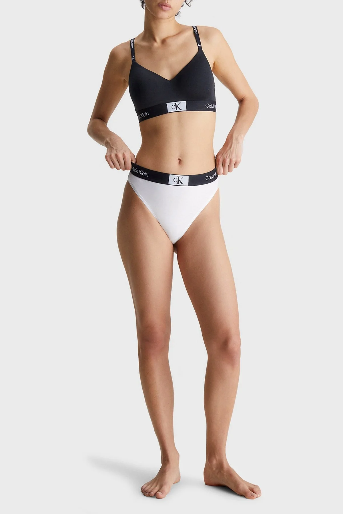 Calvin Klein Logo Şeritli Pamuklu Spor 000QF7218EUB1 Bayan Sütyen 000QF7218E UB1 SİYAH - 4