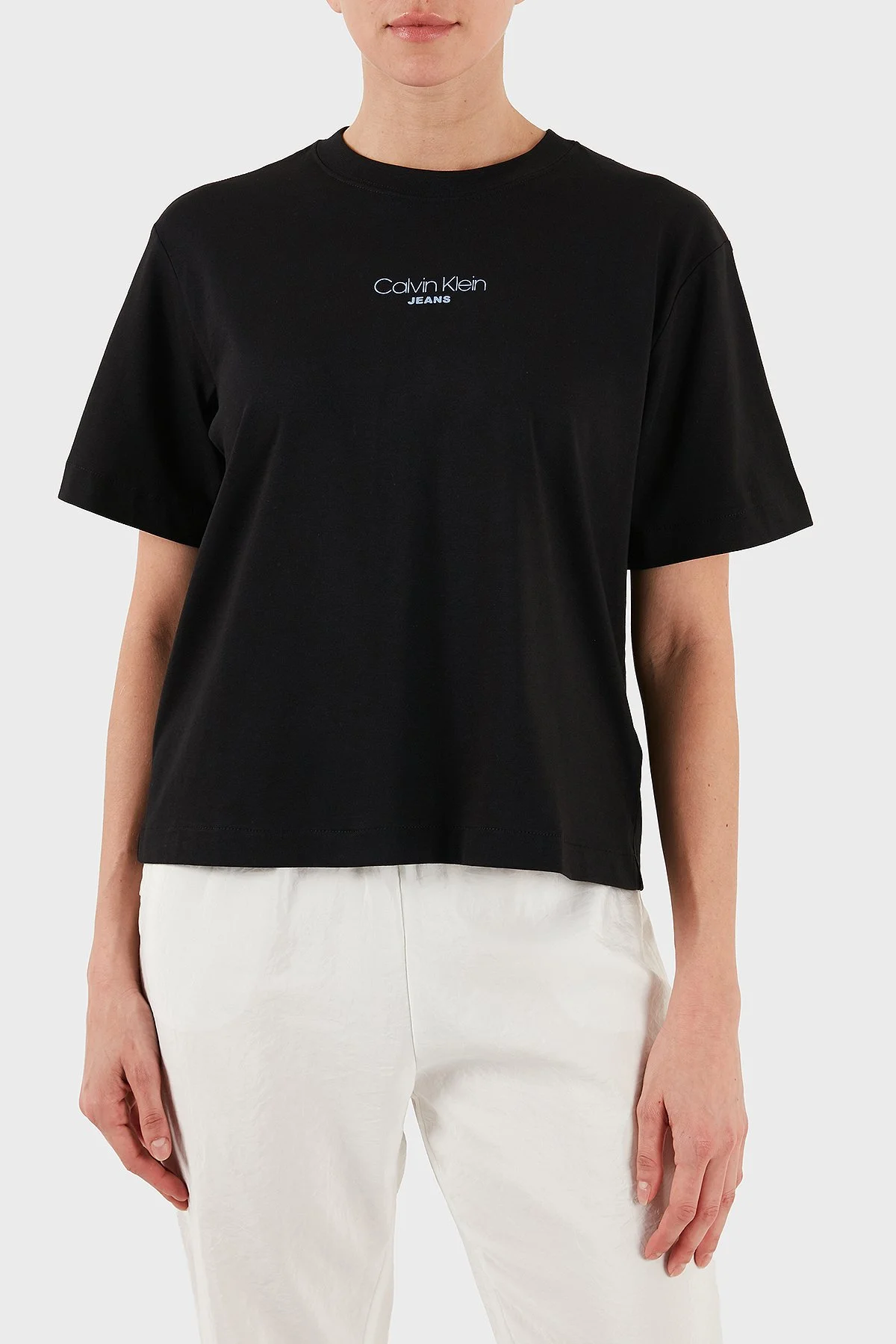 Calvin Klein Logolu % 100 Pamuk Boxy Fit Bisiklet Yaka LV047C858GUB1 Bayan T Shirt LV047C858G UB1 SİYAH - 1