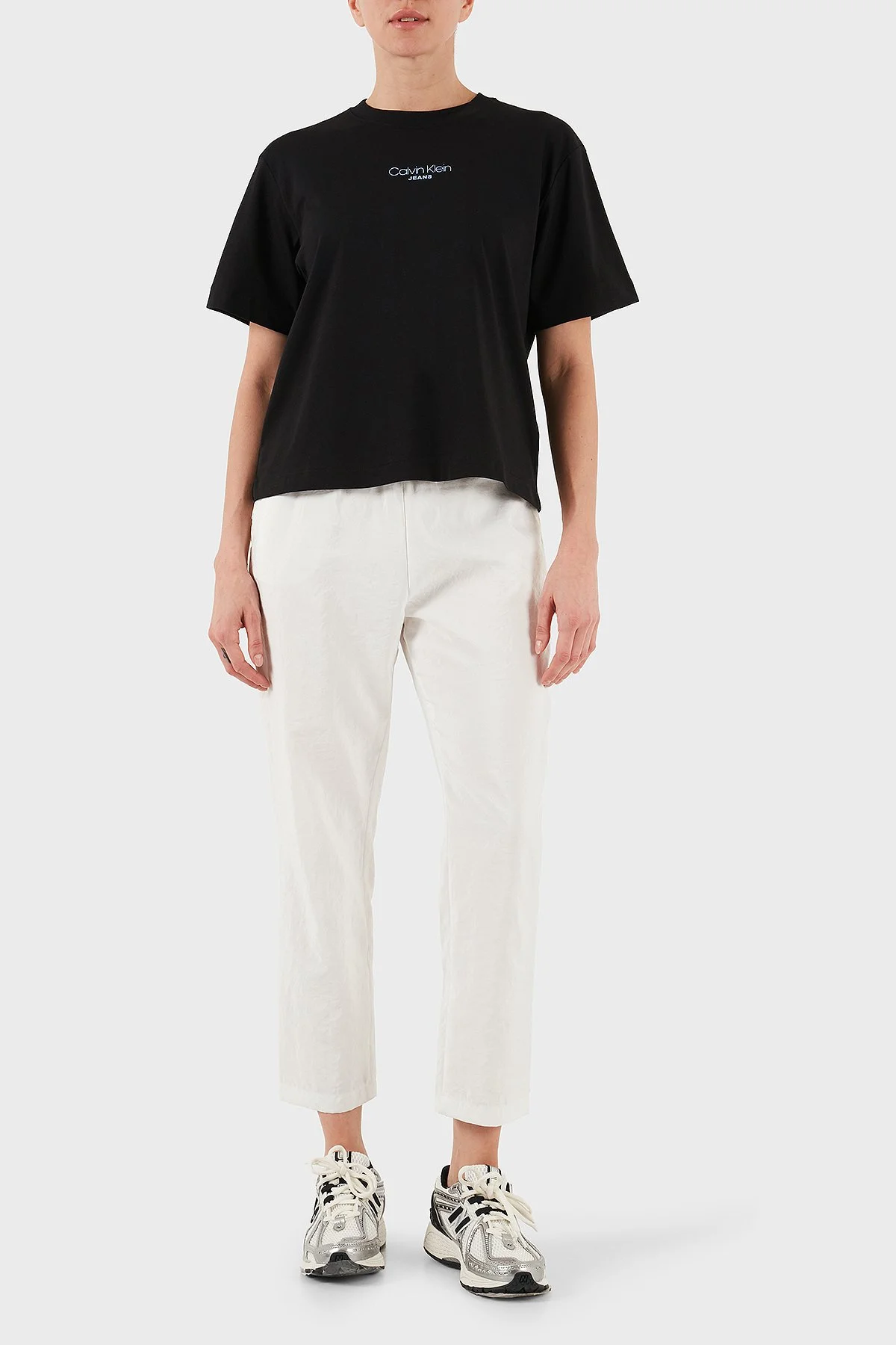 Calvin Klein Logolu % 100 Pamuk Boxy Fit Bisiklet Yaka LV047C858GUB1 Bayan T Shirt LV047C858G UB1 SİYAH - 2