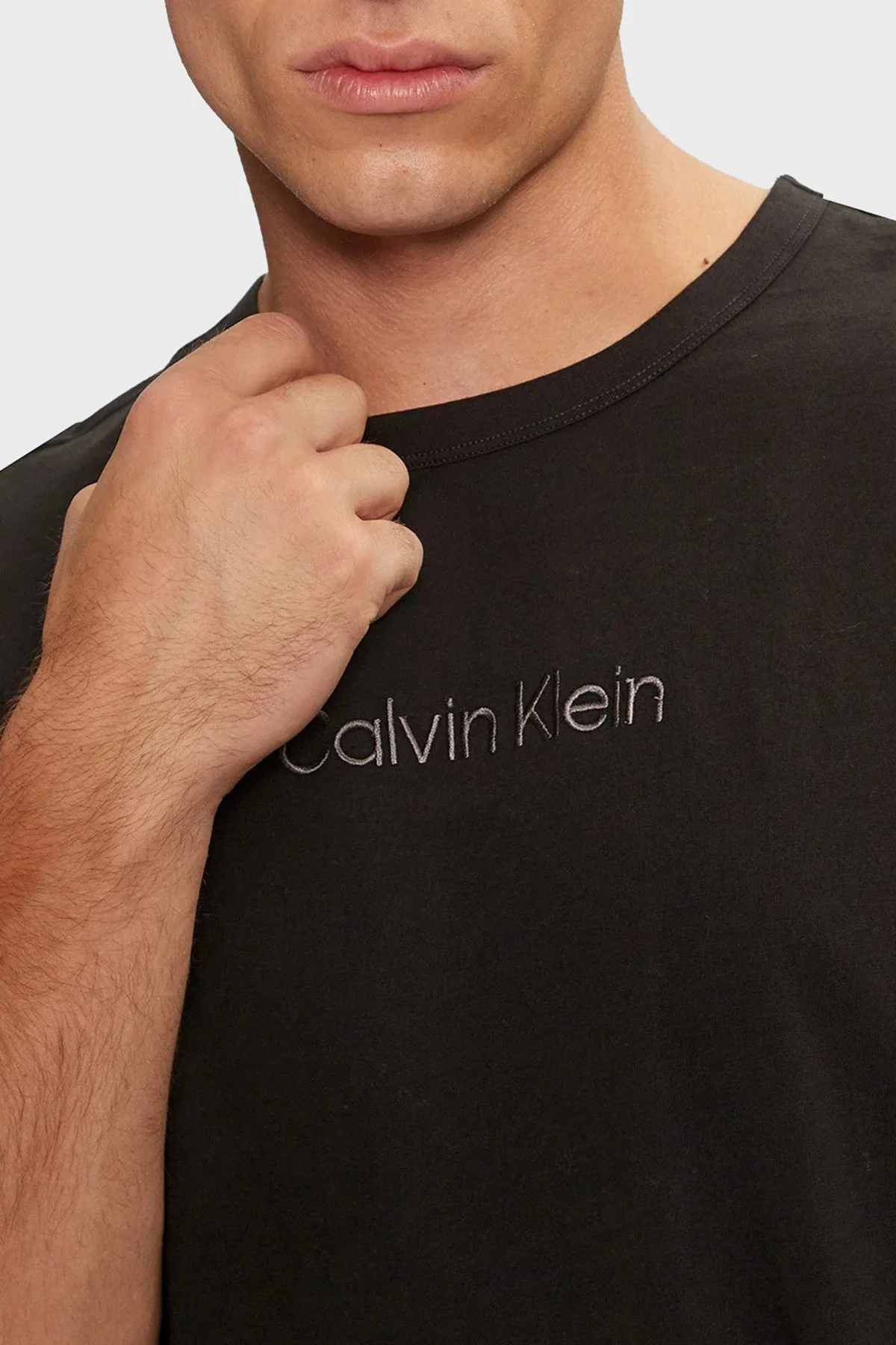 Calvin Klein Logolu % 100 Pamuk Regular Fit Bisiklet Yaka 000NM2748EUB1 Erkek T Shirt 000NM2748E UB1 SİYAH - 4