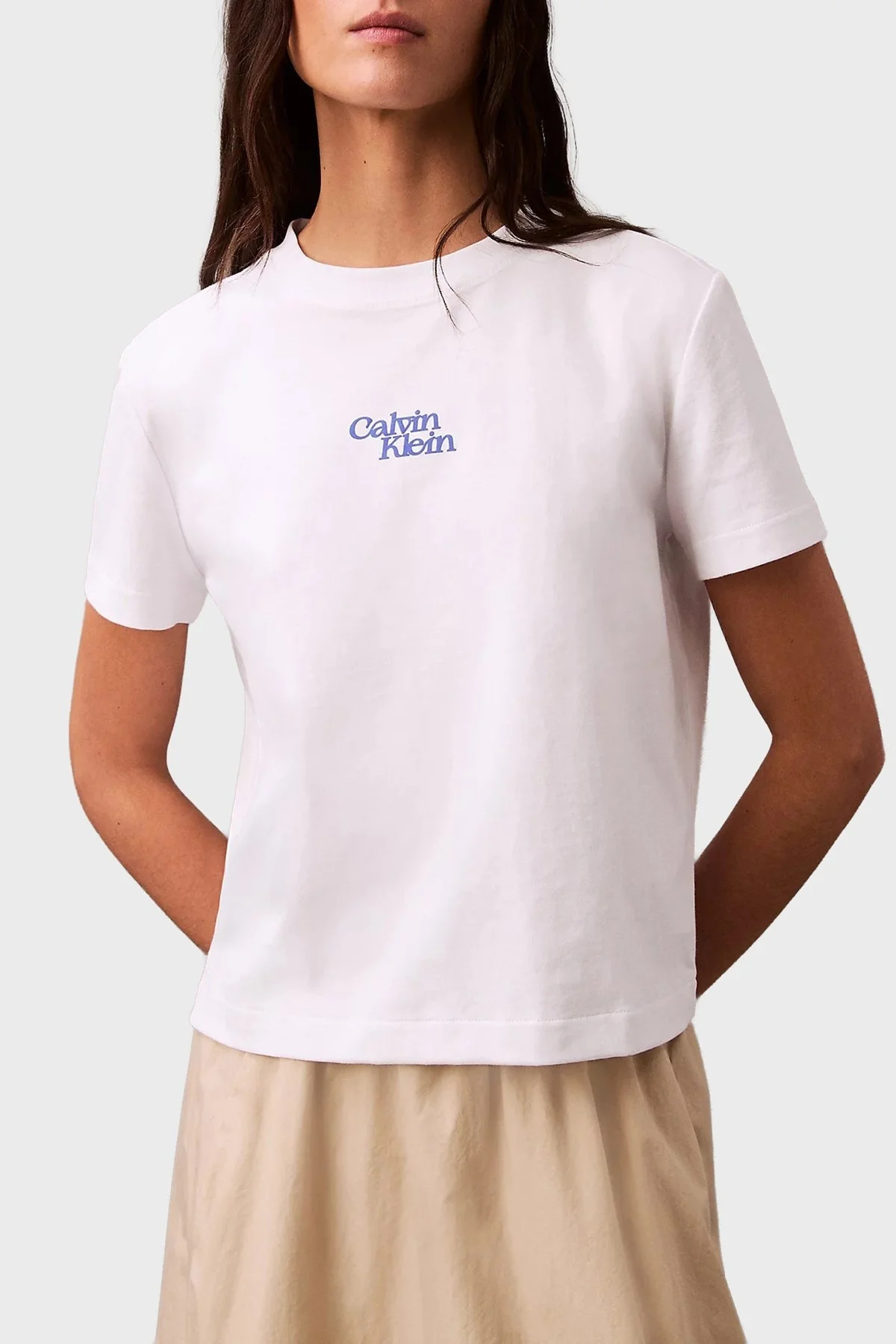 Calvin Klein Logolu % 100 Pamuk Regular Fit Bisiklet Yaka LV047B851GYAA Bayan T Shirt LV047B851G YAA BEYAZ - 6