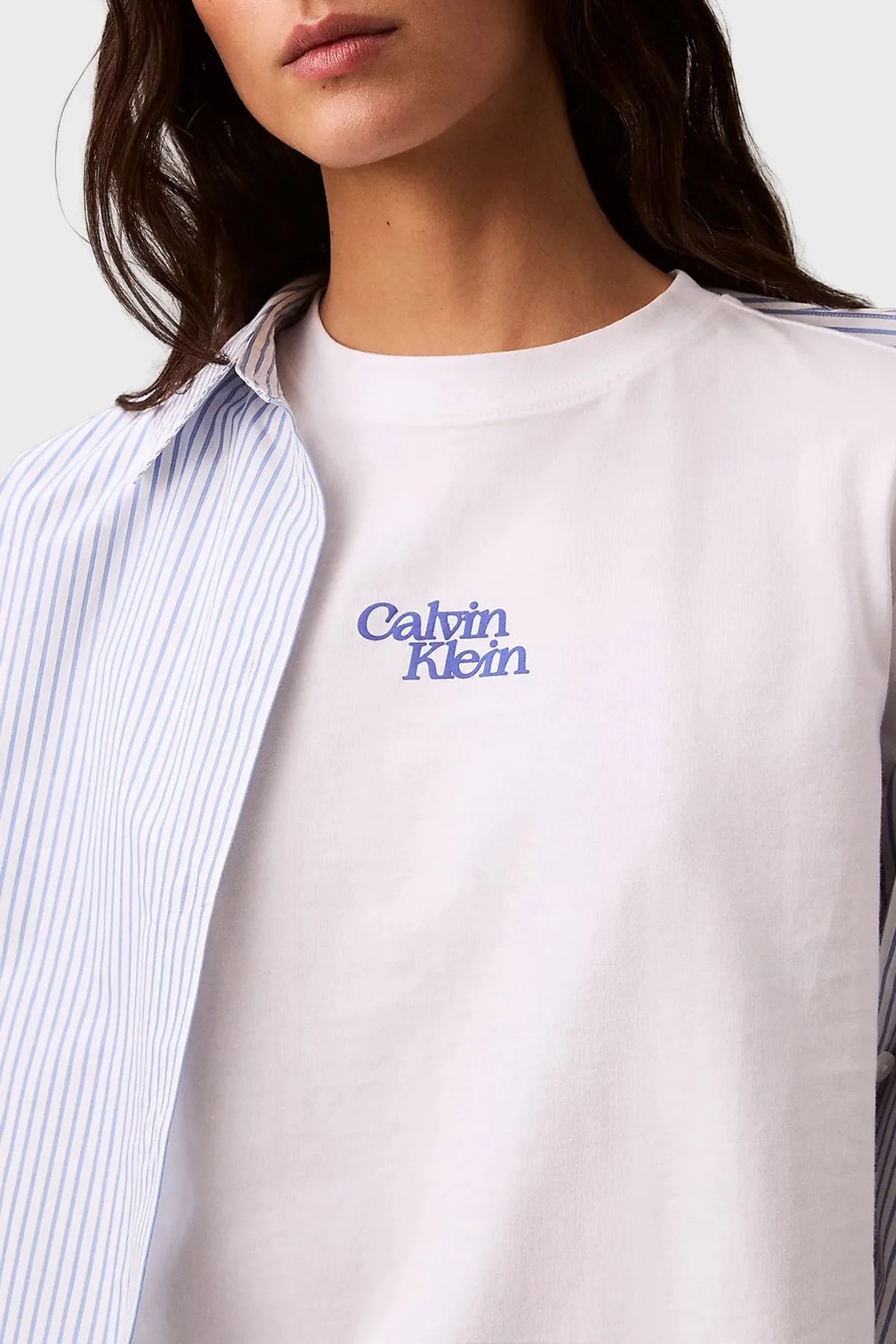 Calvin Klein Logolu % 100 Pamuk Regular Fit Bisiklet Yaka LV047B851GYAA Bayan T Shirt LV047B851G YAA BEYAZ - 10