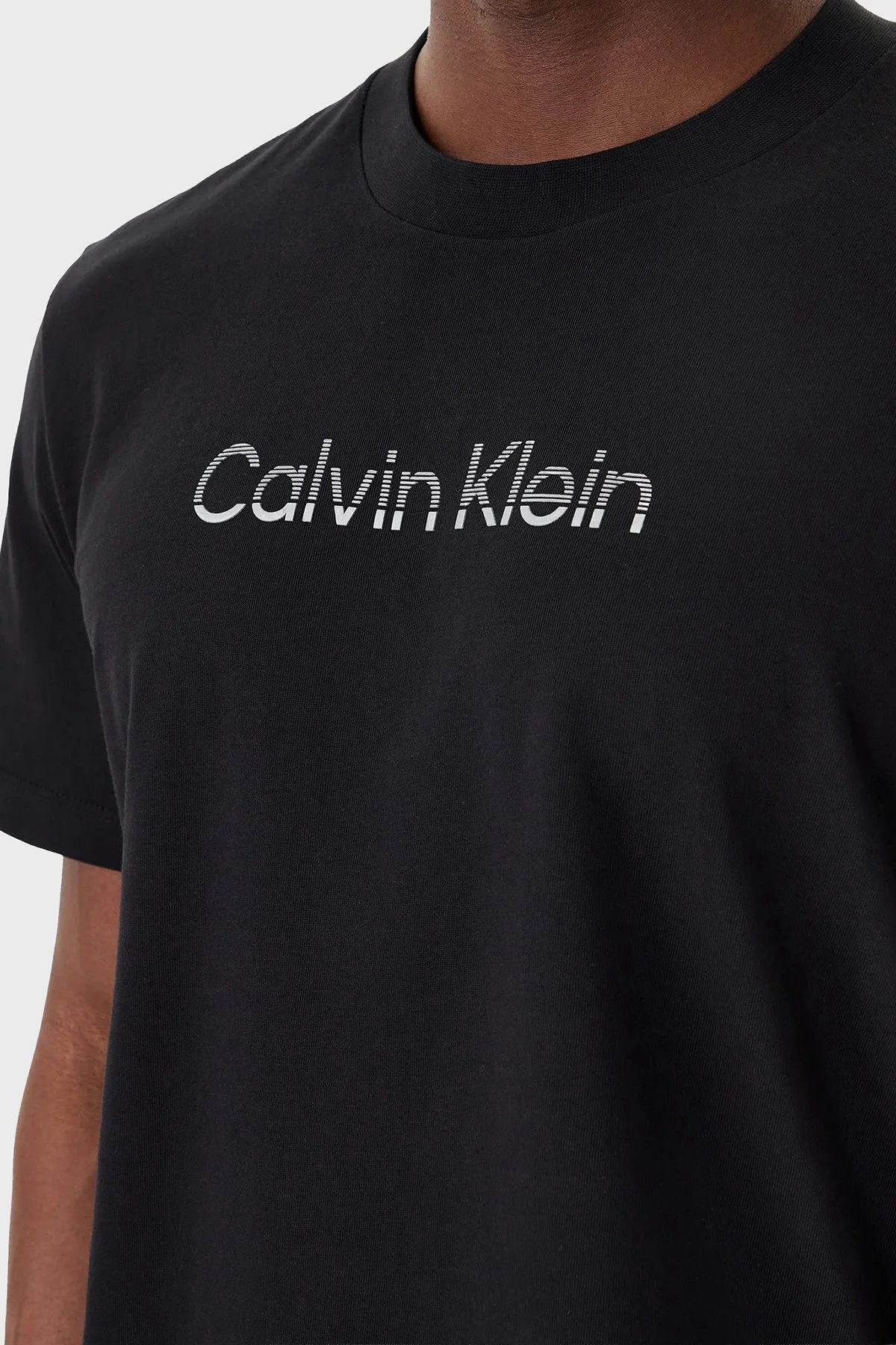 Calvin Klein Logolu % 100 Pamuk Regular Fit Bisiklet Yaka LV04LF813GUB1 Erkek T Shirt LV04LF813G UB1 SİYAH - 4