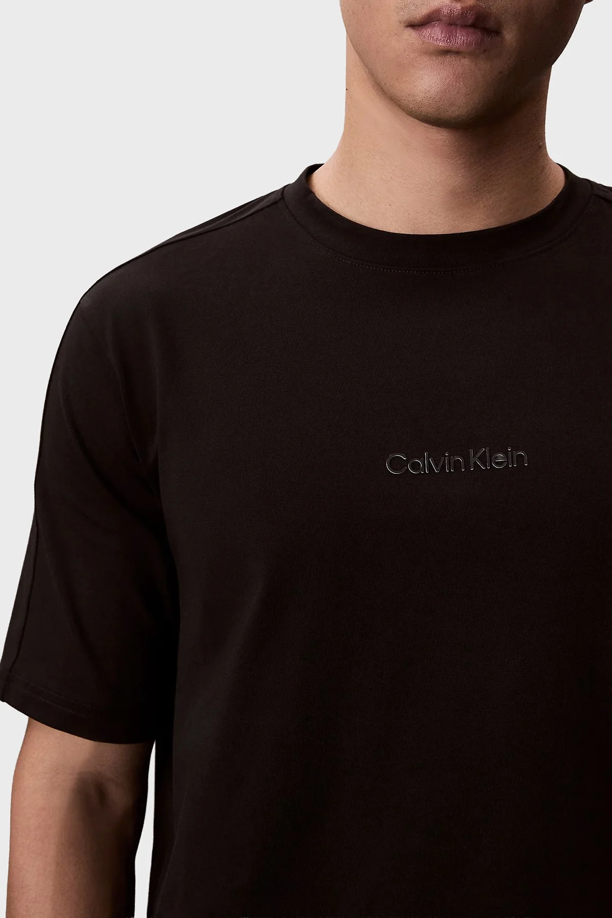 Calvin Klein Logolu % 100 Pamuk Regular Fit Bisiklet Yaka LVGMS6K100UB1 Erkek T Shirt LVGMS6K100 UB1 SİYAH - 4