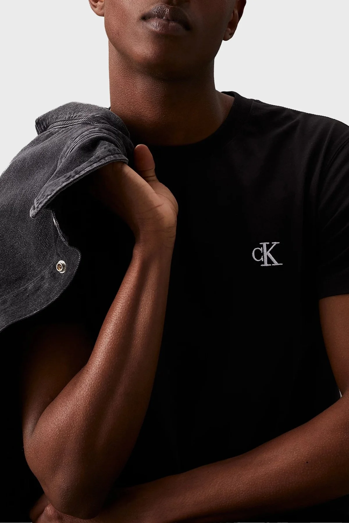 Calvin Klein Logolu % 100 Pamuk Slim Fit Bisiklet Yaka J30J314544BAE Erkek T Shirt J30J314544 BAE SİYAH - 10