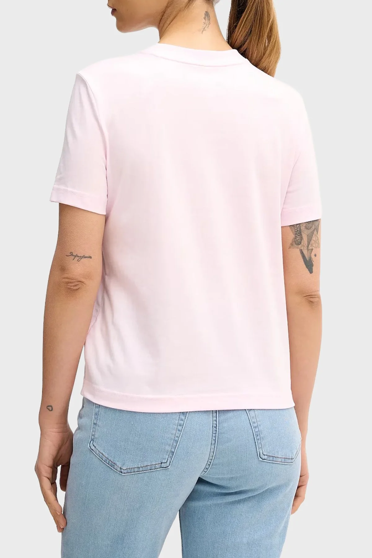 Calvin Klein Logolu % 100 Pamuk Slim Fit Bisiklet Yaka LV047E813GTN9 Bayan T Shirt LV047E813G TN9 PEMBE - 3