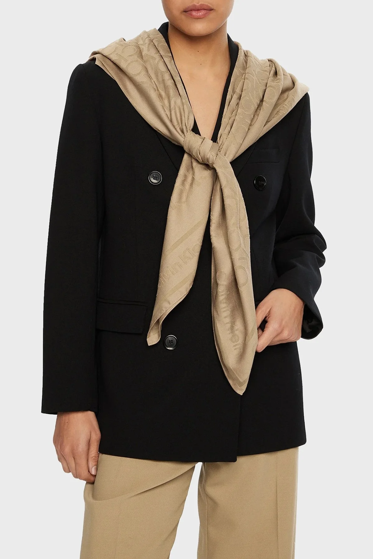 Calvin Klein Logolu 120 x 120 cm Modal Karışımlı K60K612971PAI Bayan Şal K60K612971 PAI BEJ - 1