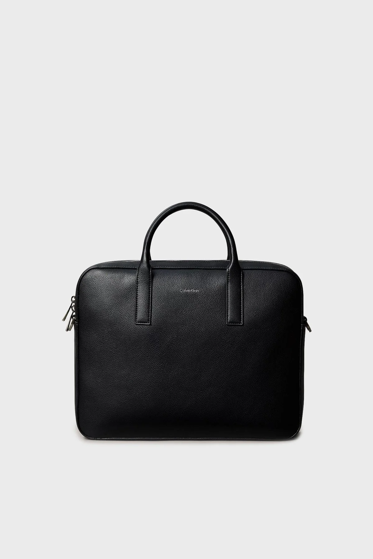 Calvin Klein Logolu Ayarlanabilir Askılı 15 inç LV04D3157GUB1 Erkek Laptop Çantası LV04D3157G UB1 SİYAH - 1