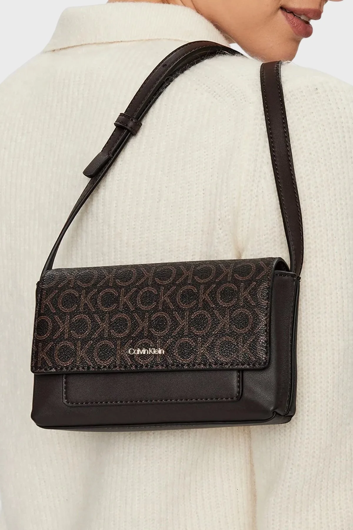 Calvin Klein Logolu Ayarlanabilir Askılı K60K6110120HD Bayan Çanta K60K611012 0HD KAHVE - 2