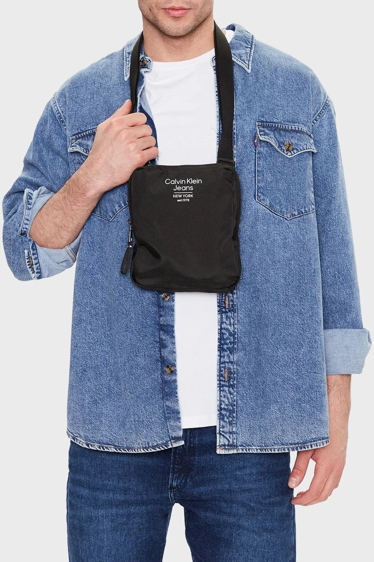 Calvin Klein Logolu Ayarlanabilir Askılı Erkek Çanta K50K510100 BDS SİYAH - 2