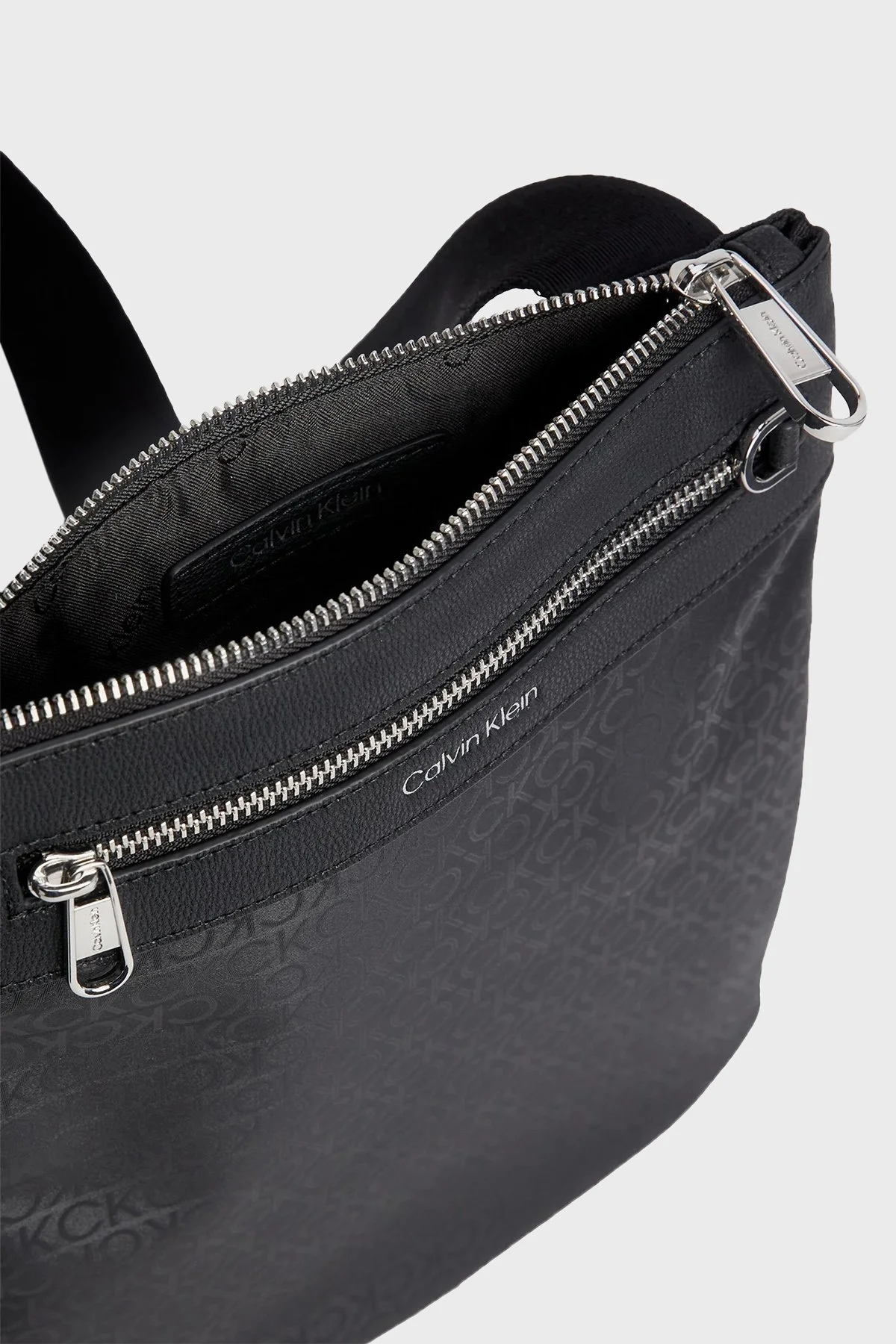 Calvin Klein logolu Ayarlanabilir Askılı K50K51053801N Erkek Çanta K50K510538 01N SİYAH - 5