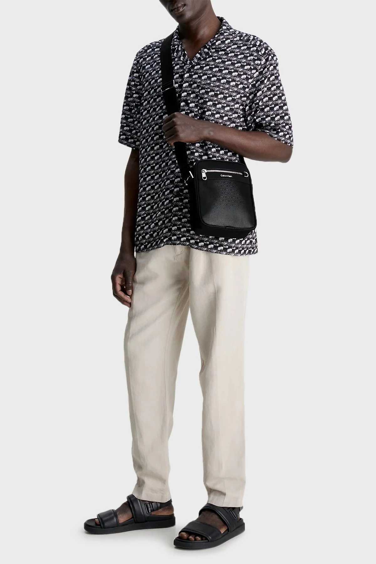 Calvin Klein Logolu Ayarlanabilir Askılı K50K51056601N Erkek Çanta K50K510566 01N SİYAH - 2