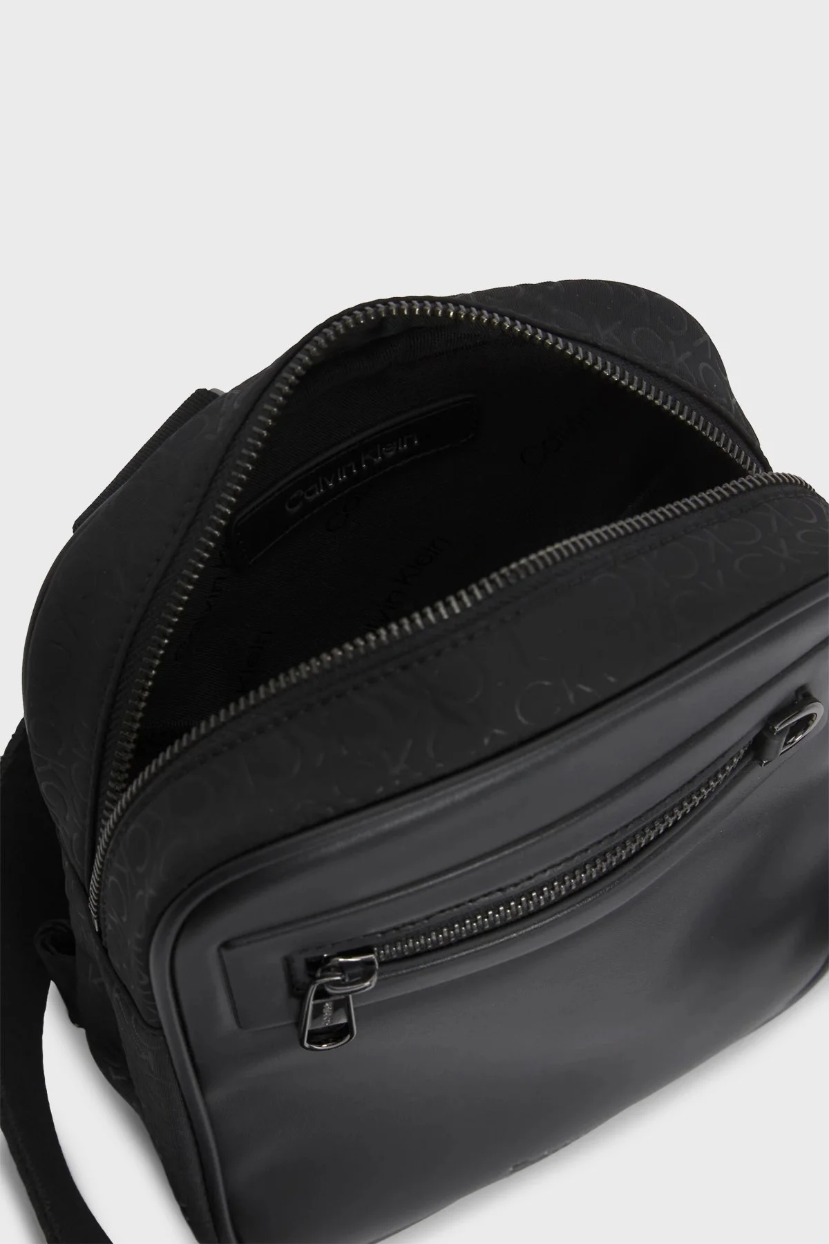 Calvin Klein Logolu Ayarlanabilir Askılı K50K51085301I Erkek Çanta K50K510853 01I SİYAH - 4