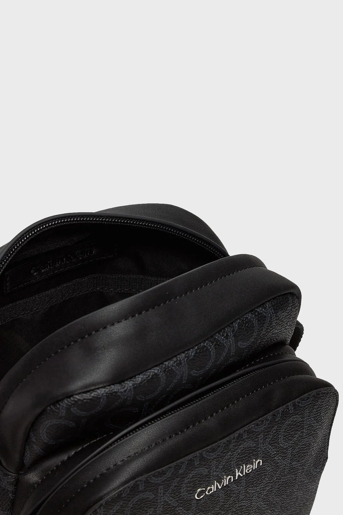 Calvin Klein Logolu Ayarlanabilir Askılı K50K5121990GJ Erkek Çanta K50K512199 0GJ SİYAH - 5