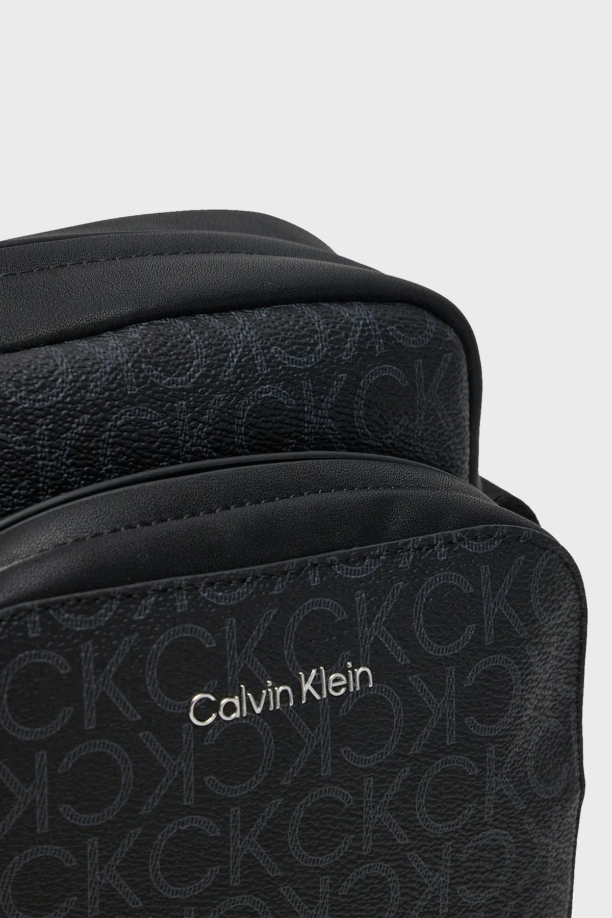 Calvin Klein Logolu Ayarlanabilir Askılı K50K5121990GJ Erkek Çanta K50K512199 0GJ SİYAH - 6