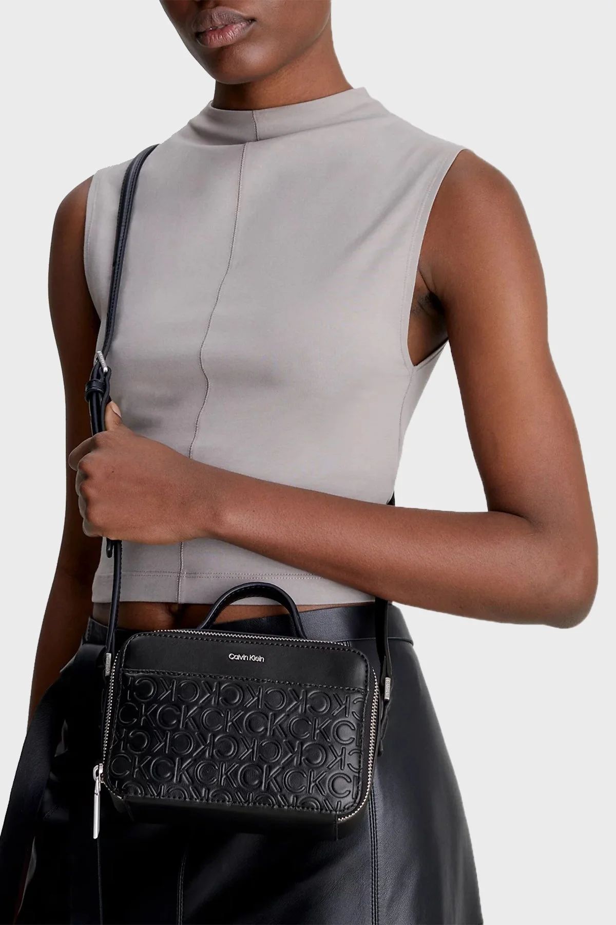 Calvin Klein Logolu Ayarlanabilir Askılı K60K610741BAX Bayan Çanta K60K610741 BAX SİYAH - 3