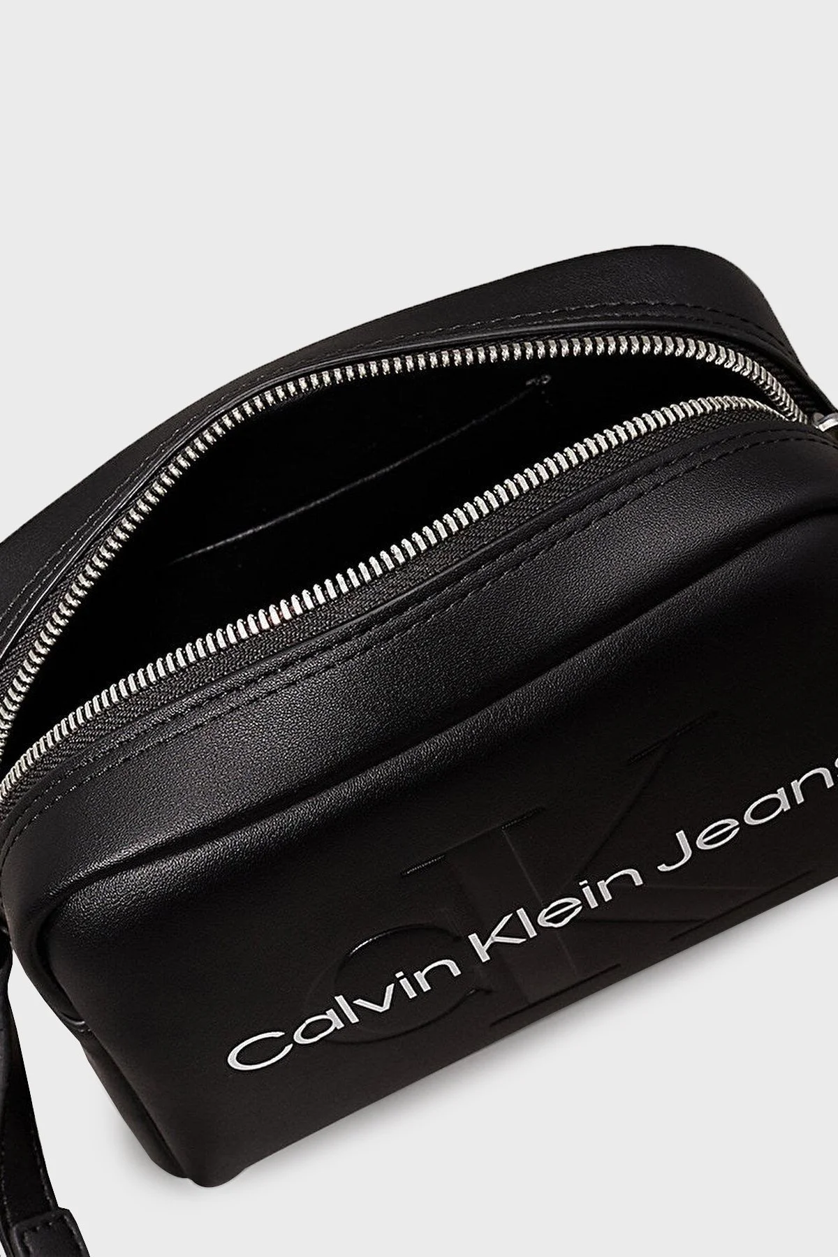 Calvin Klein Logolu Ayarlanabilir Askılı K60K61222001R Bayan Çanta K60K612220 01R SİYAH - 10