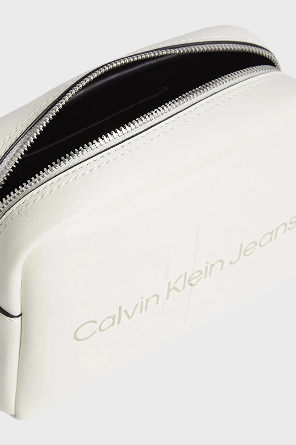 Calvin Klein Logolu Ayarlanabilir Askılı K60K612220YAS Bayan Çanta K60K612220 YAS BEYAZ - 3